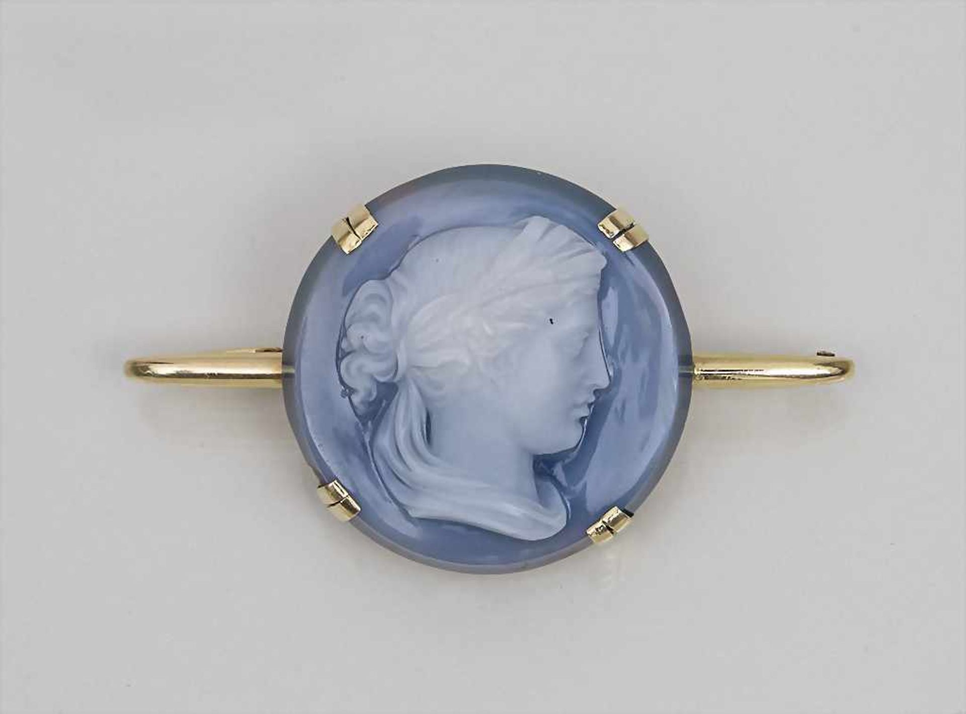 Kamee-Brosche / A Cameo Brooch, Frankreich / FranceMaterial: Fassung Gelbgold 750/000 18 Kt, Achat