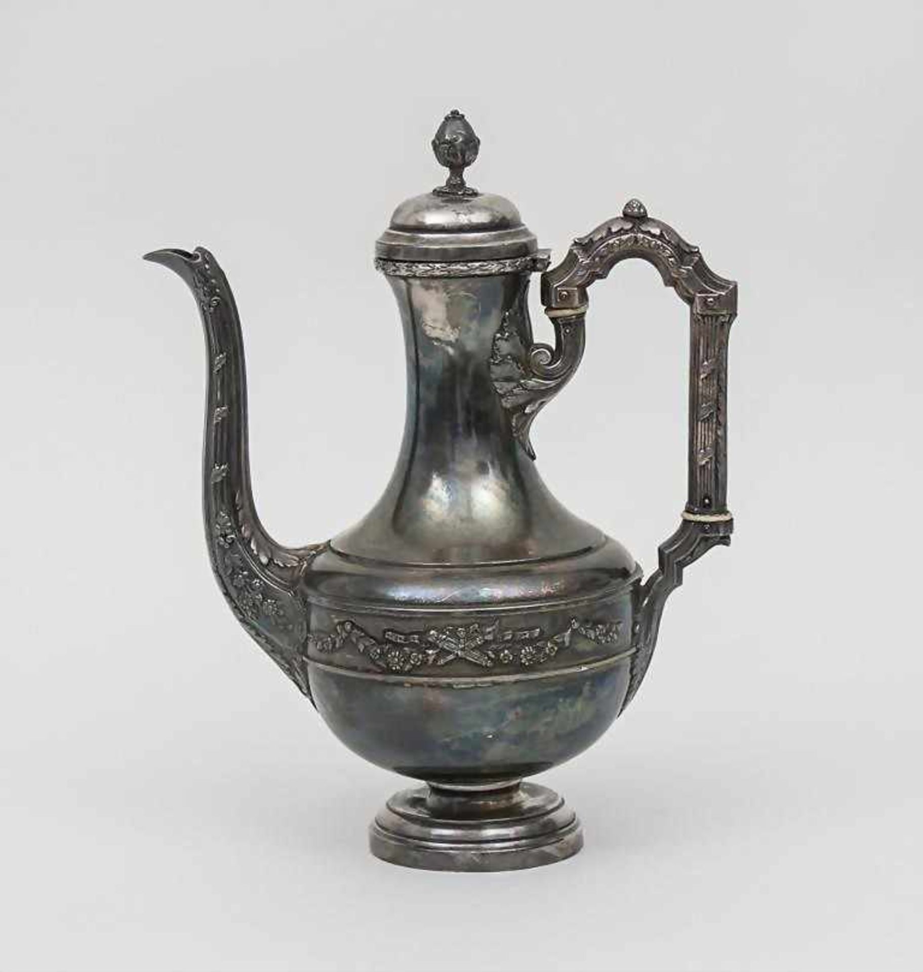 Kanne im Louis Seize Stil/Plated Coffee Pot In the Style Of Louis XVI, 19. Jh.Metall, versilbert.