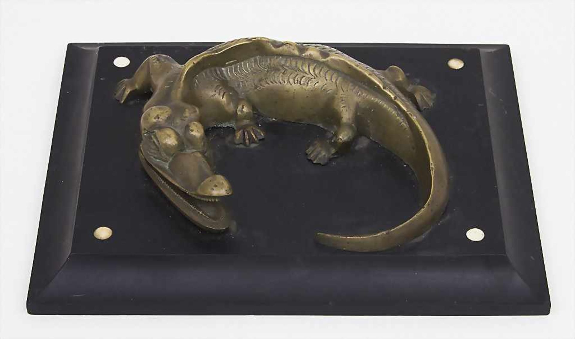 Bronze Krokodil als Visitenkartenhalter / A bronze crododile as business card holder, Frankreich, um
