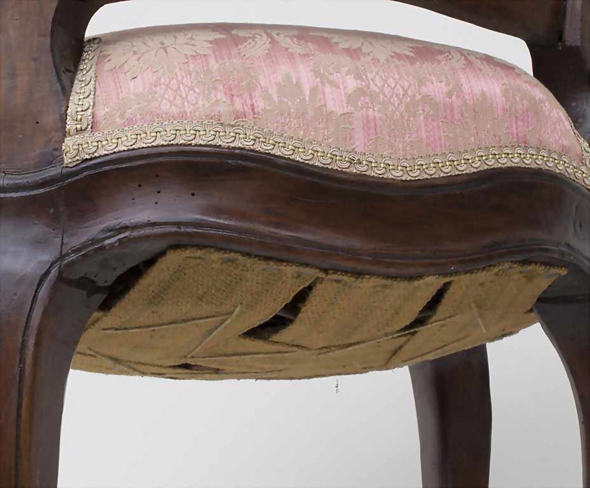 Rokoko Stuhl mit Rocailledekor / A Rococo chair with Rocailles, 18. Jh.Material: Holz, geschnitzt, - Bild 5 aus 5
