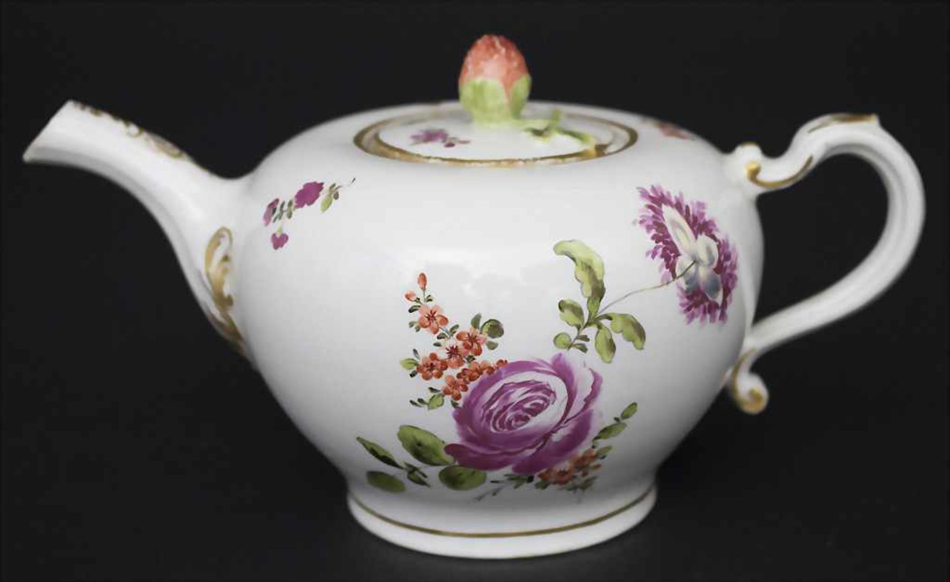 Teekanne / A teapot, Wien / Vienna, um 1770Material: Porzellan, polychrom bemalt und glasiert, mit - Bild 2 aus 3