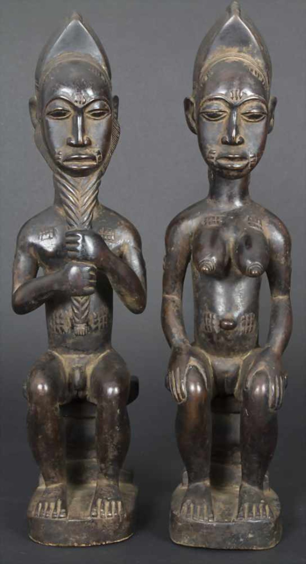 Königliches-Figurenpaar, Baule, ElfenbeinküsteMaterial: Holz, mit Gebrauchspatina,Höhe: 46,5 cm,