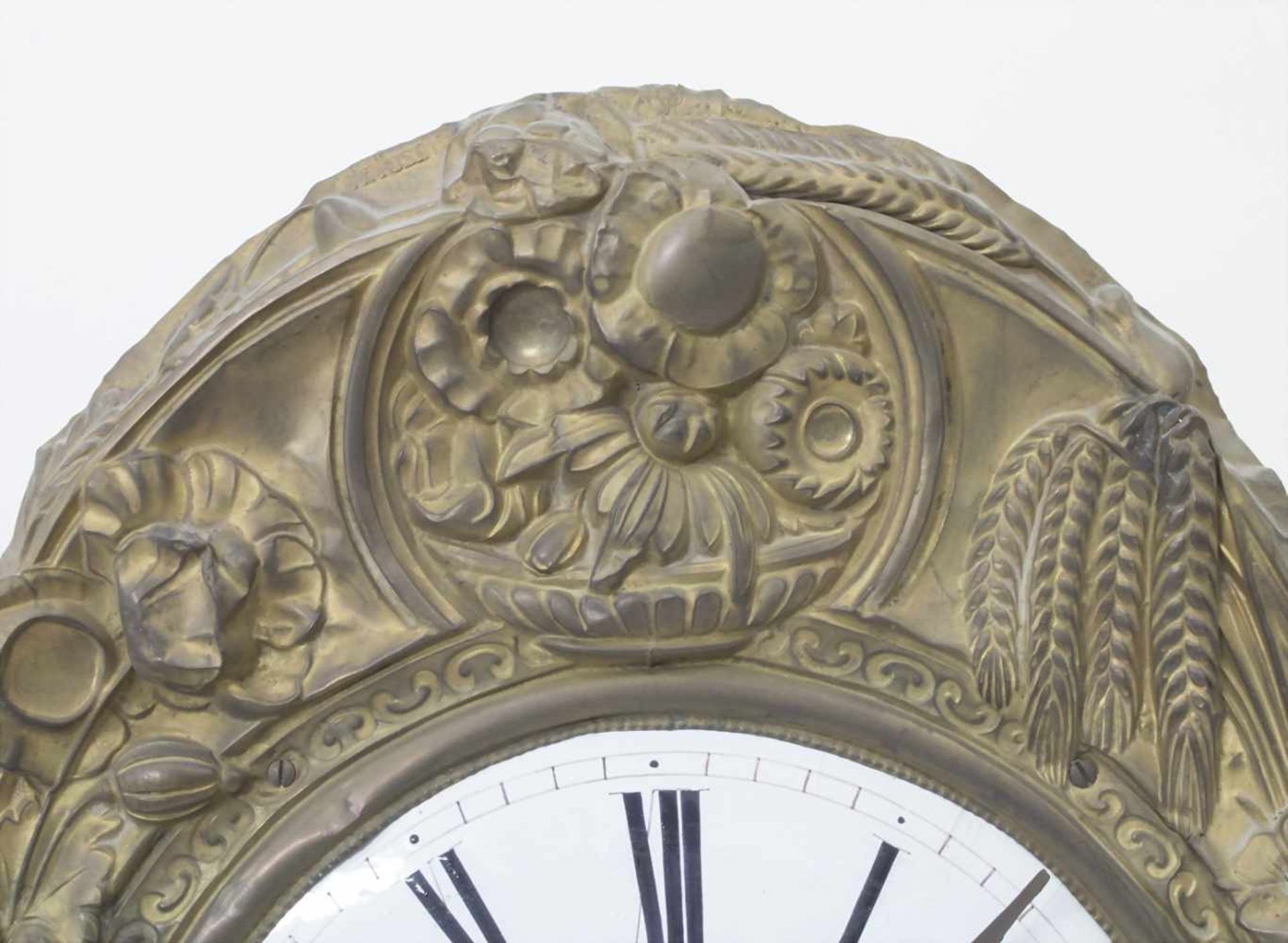 Comtoise/ French Wall Clock, Frankreich, 1. Hälfte 19. Jh.Gehäuse: geprägtes Messingblech,Uhrwerk: - Bild 4 aus 11