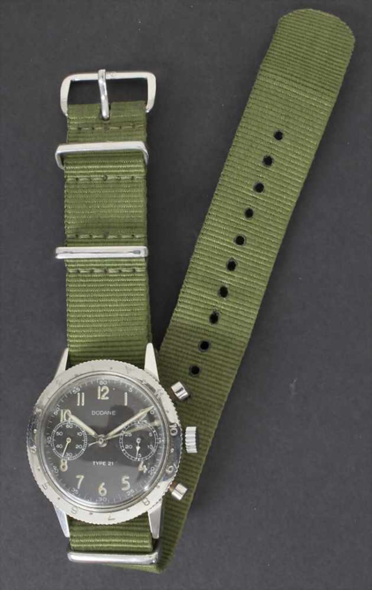 DODANE, Fliegerchronograph, Französische Luftwaffe, 1968Gehäuse: Stahl, mit geschraubtem Stahlboden, - Image 2 of 3