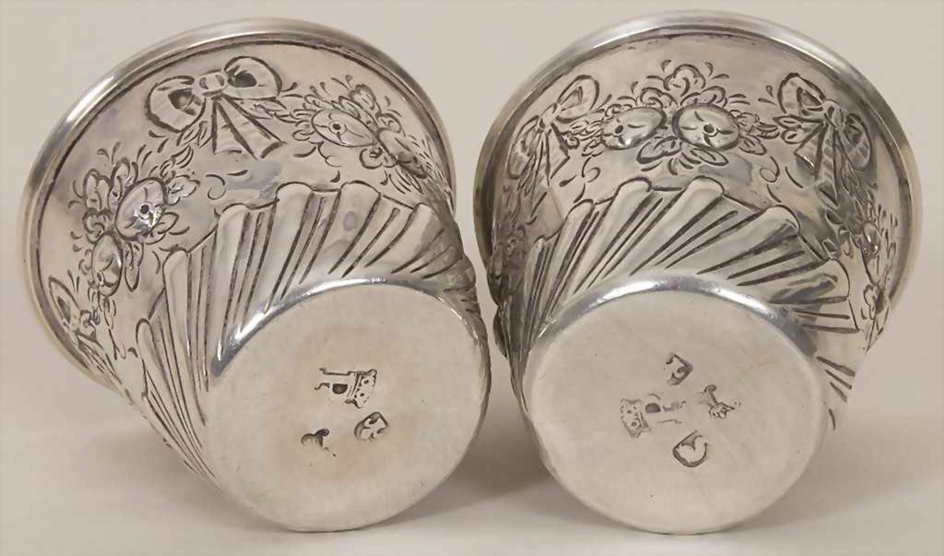 Zwei kleine Becher / Two small silver beakers, Hanau, um 1880Material: Silber, 800,Punzierung: - Bild 3 aus 4