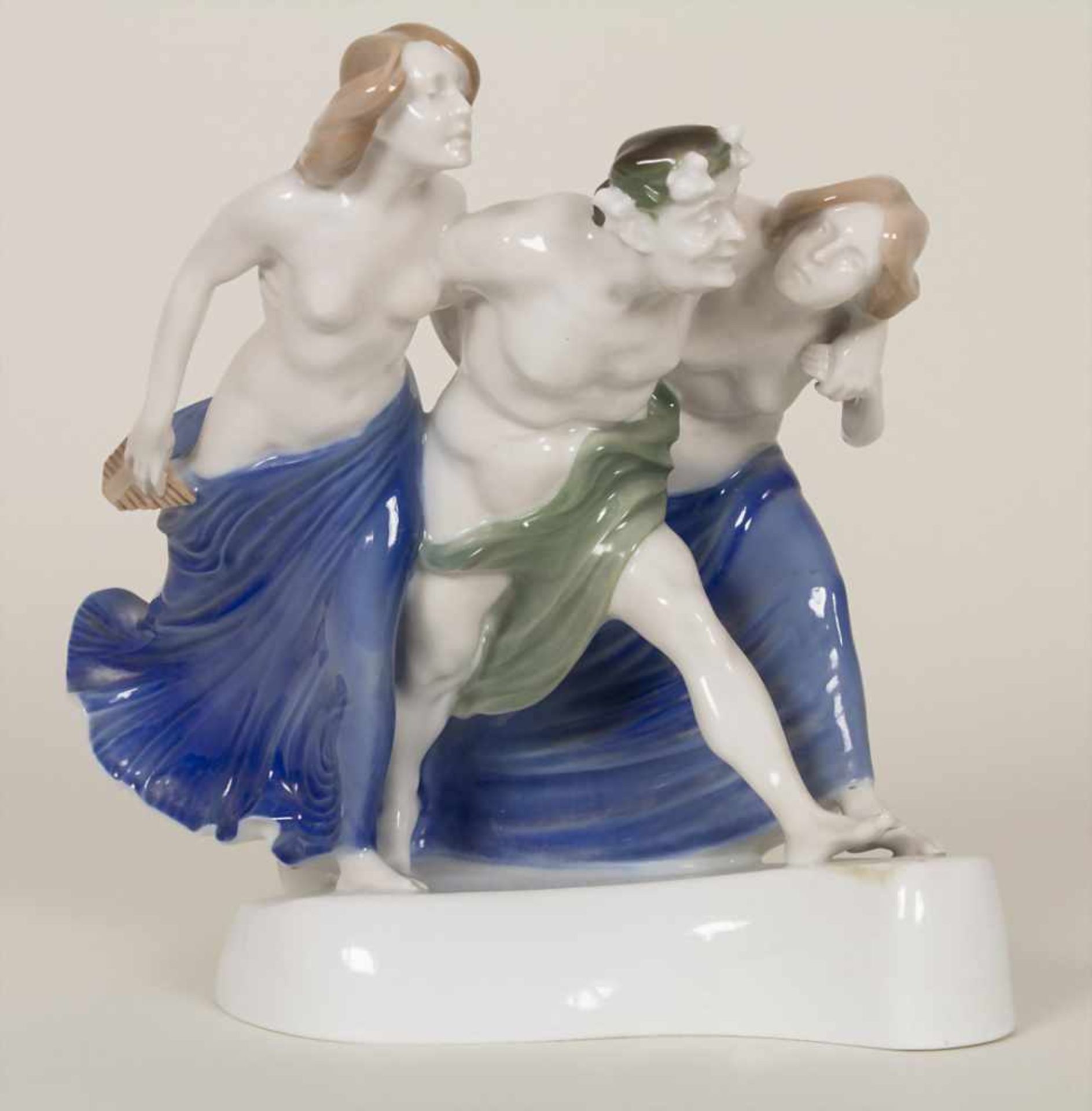 Jugendstil Figurengruppe 'Stürmende Bacchanten' / An Art Nouveau figural group 'a faun with 2