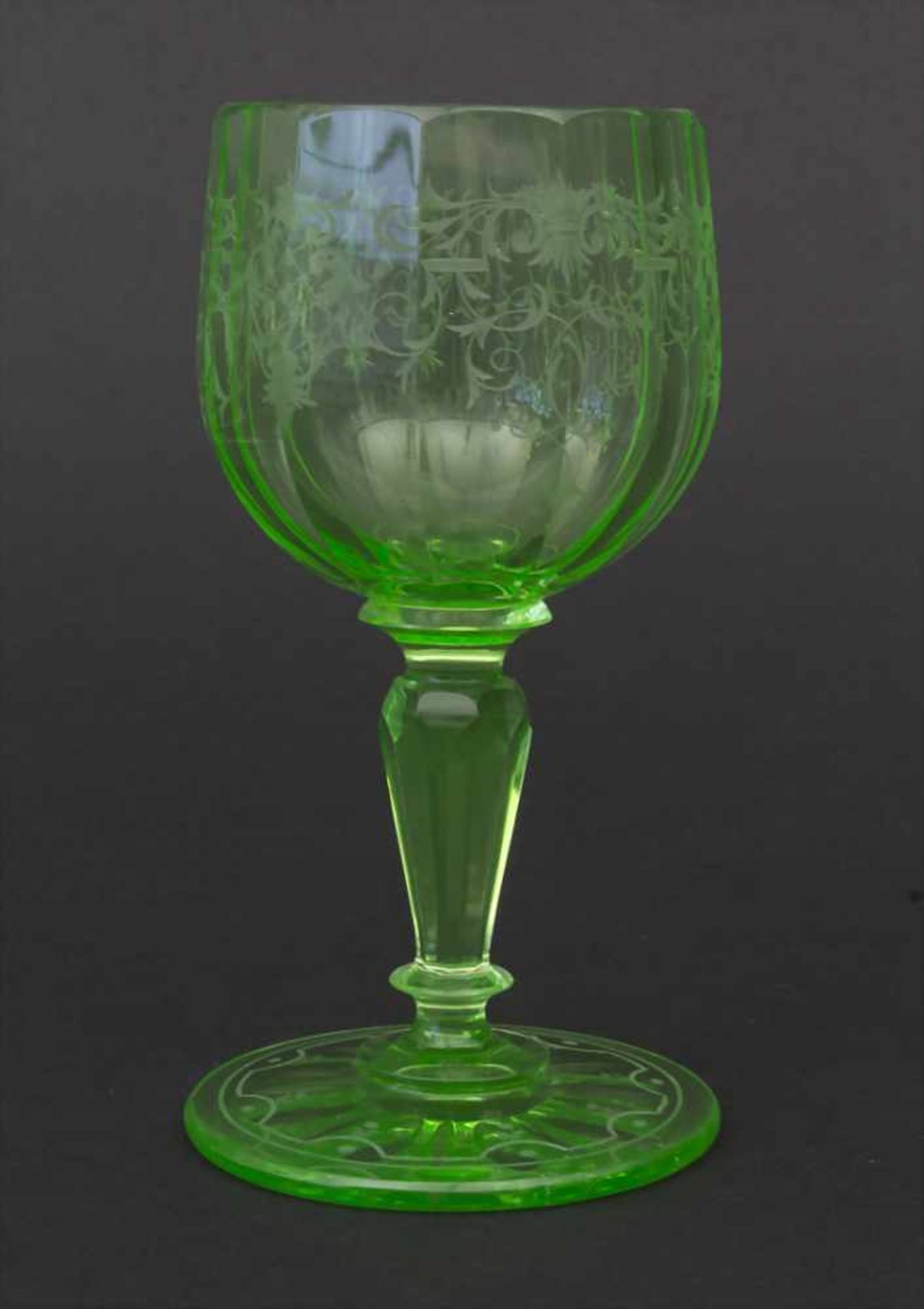 2 Urangläser / 2 uranium glasses, J. & L. Lobmeyr, Wien, um 1880Material: grünes Uranglas mit 12- - Image 2 of 5