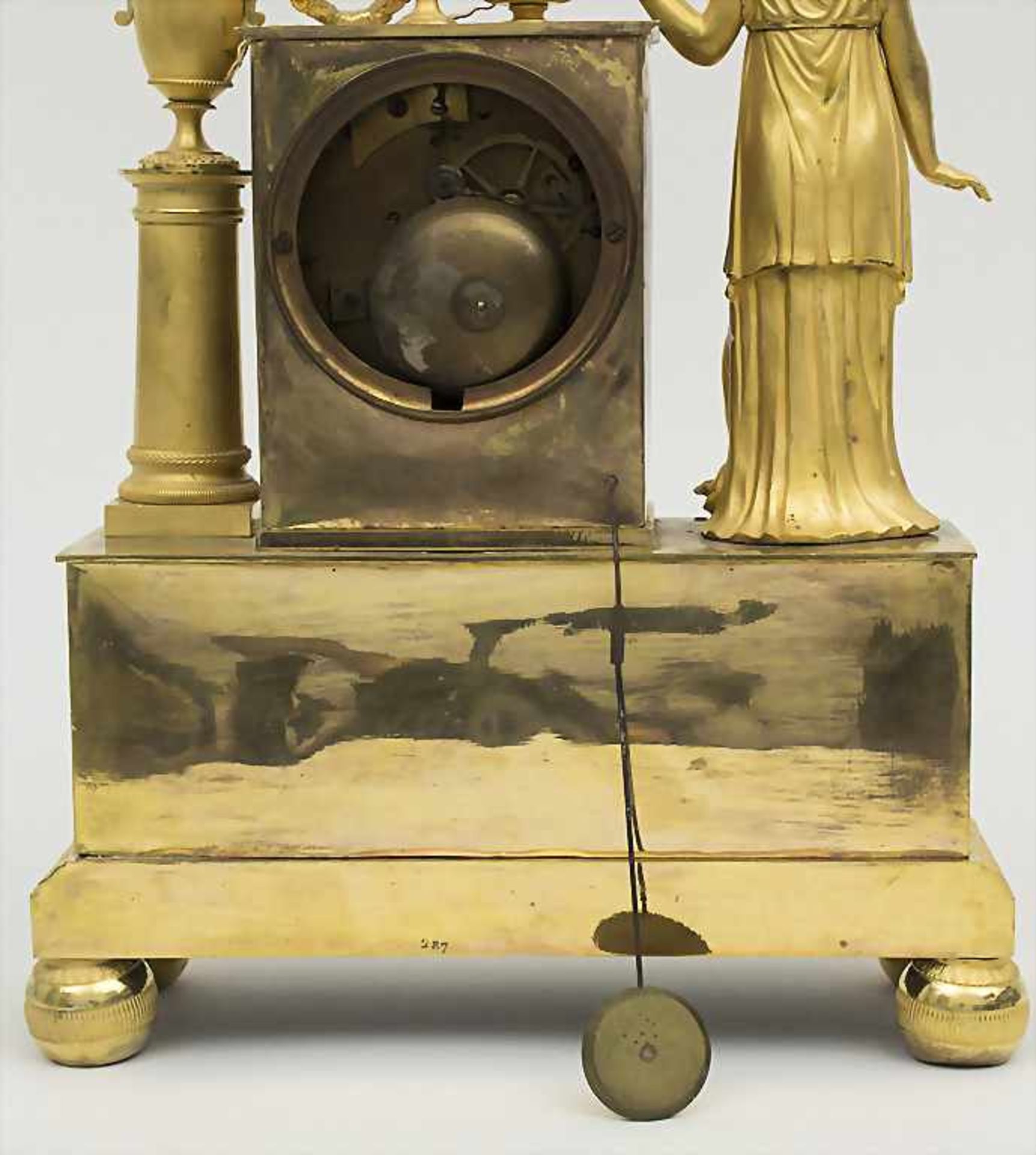 Pendule Epoque Restauration, Paris, ca. 1824Gehäuse: Bronze vergoldet, Uhrwerk: Gehwerk, - Image 4 of 4