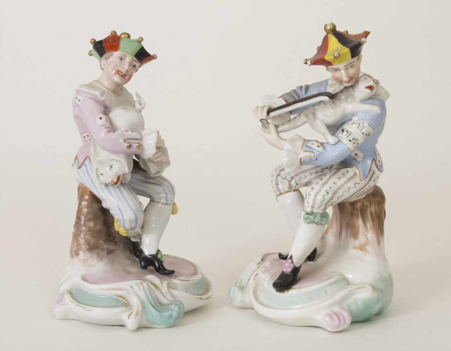 2 Musikanten mit Tierinstrumenten / 2 musicians playing on animals, Plaue, um 1890Material: