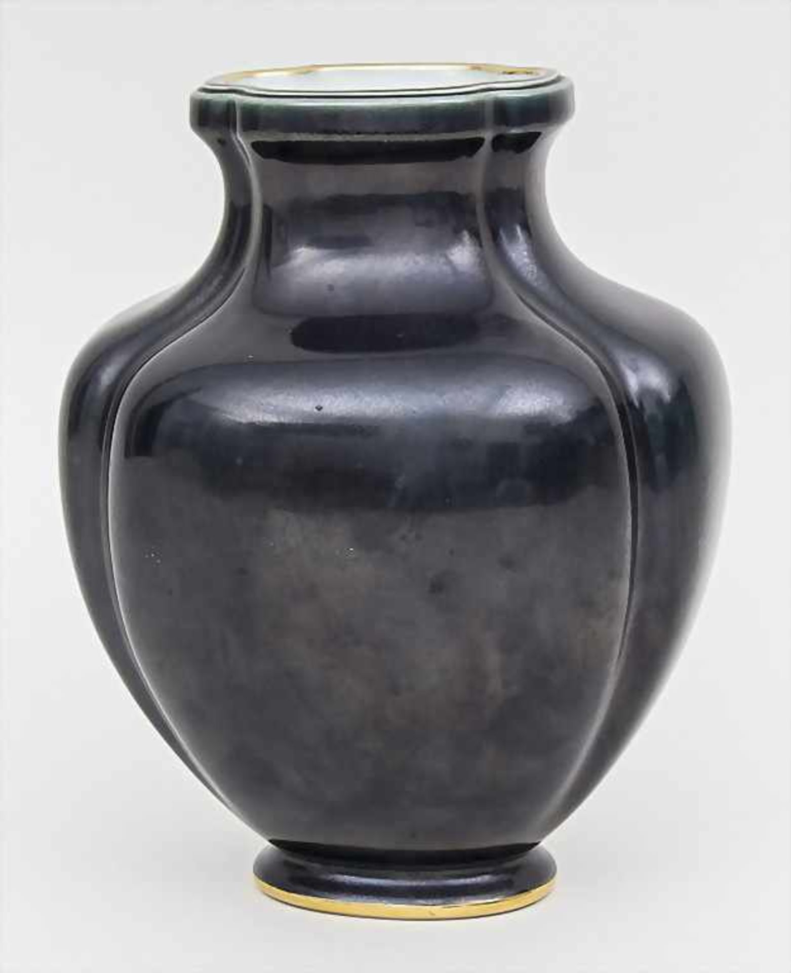 Schwarze Balustervase / A black baluster vase, Manufacture Nationale, Sèvres, 1996Material: - Image 3 of 4