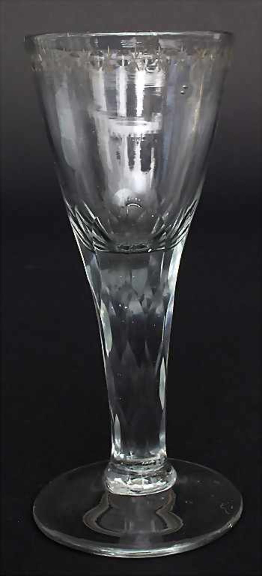 Kelchglas mit Schliffdekor / A goblet with cut frieze, 18. / 19. Jh.Material: farbloses Glas,