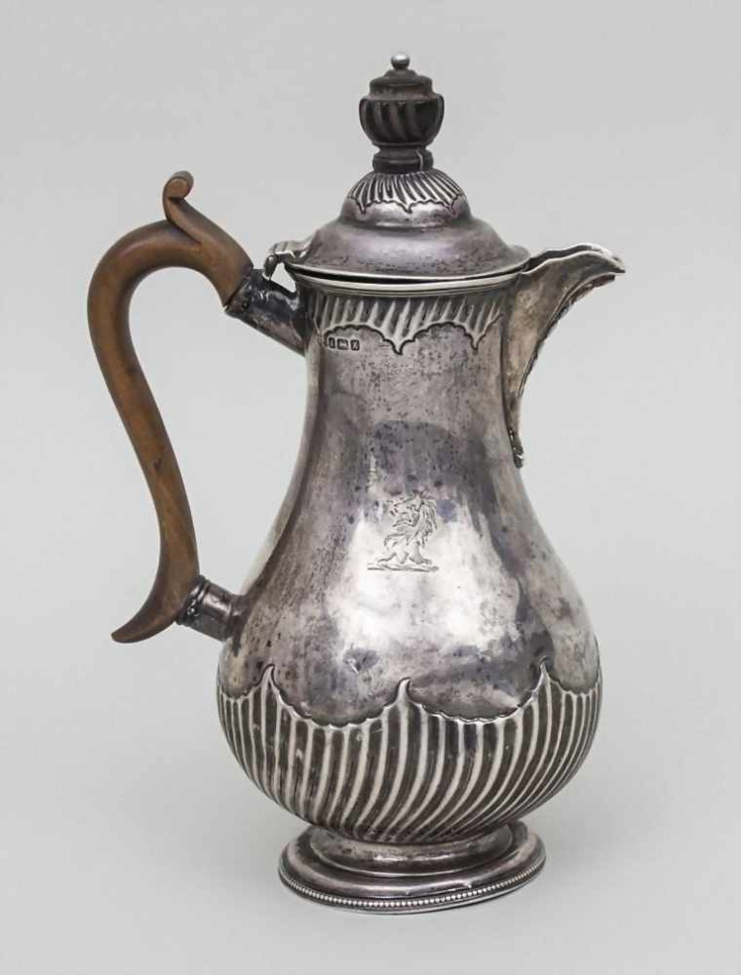 Kaffee Kanne / Silver Coffee Pot, England, 19. Jh.Punzierung: Silber, Meistermarke 'J (?) WD'Maße: - Bild 2 aus 3