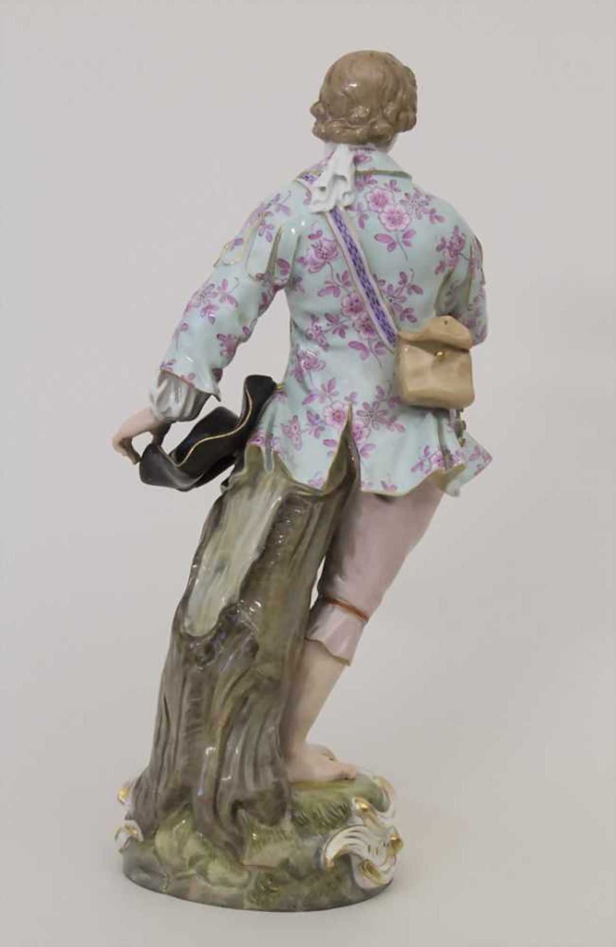 Große Figur 'Gärtner mit Blumenstrauß' / A large figure 'gardener with flower bouquet', Meissen, - Bild 3 aus 7