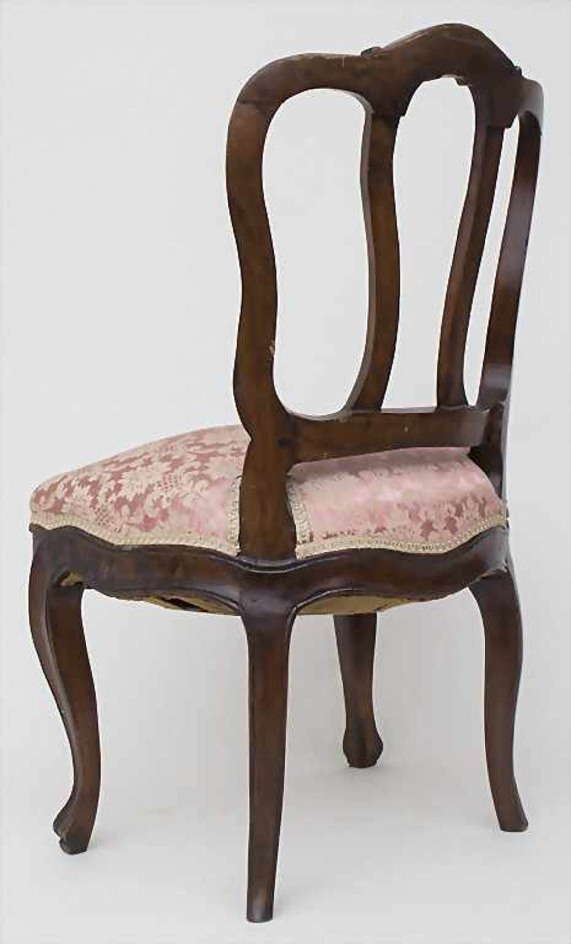 Rokoko Stuhl mit Rocailledekor / A Rococo chair with Rocailles, 18. Jh.Material: Holz, geschnitzt, - Bild 3 aus 5