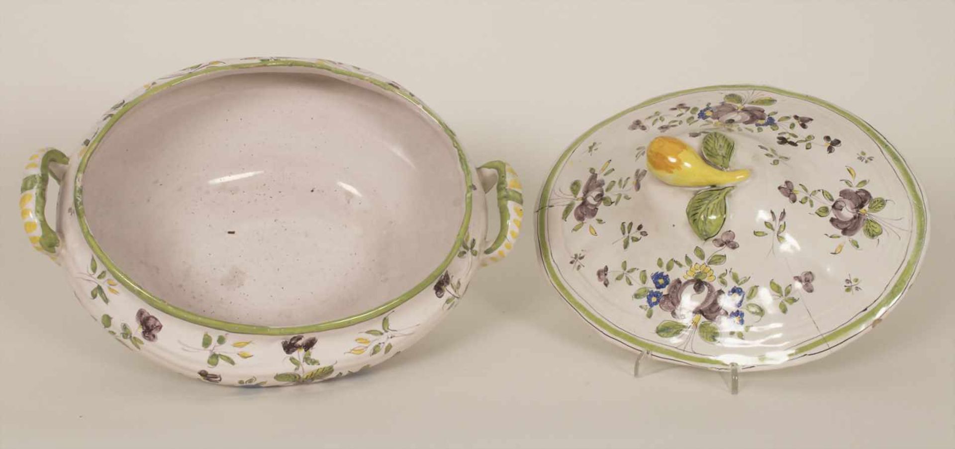 Fayence-Deckelterinne / A faience covered tureen, 18./19. Jh.Material: Keramik, floral polychrom - Bild 5 aus 8