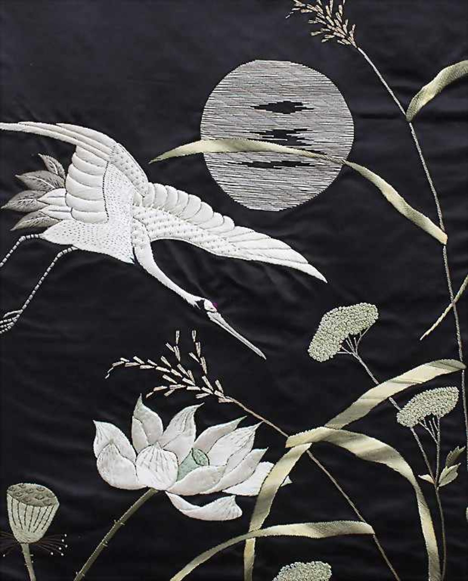 Seiden-Wandbehang 'Kranich'/ A silk wall hanging 'Crane', China, 1. Hälfte 20. Jh.Material: - Image 2 of 3