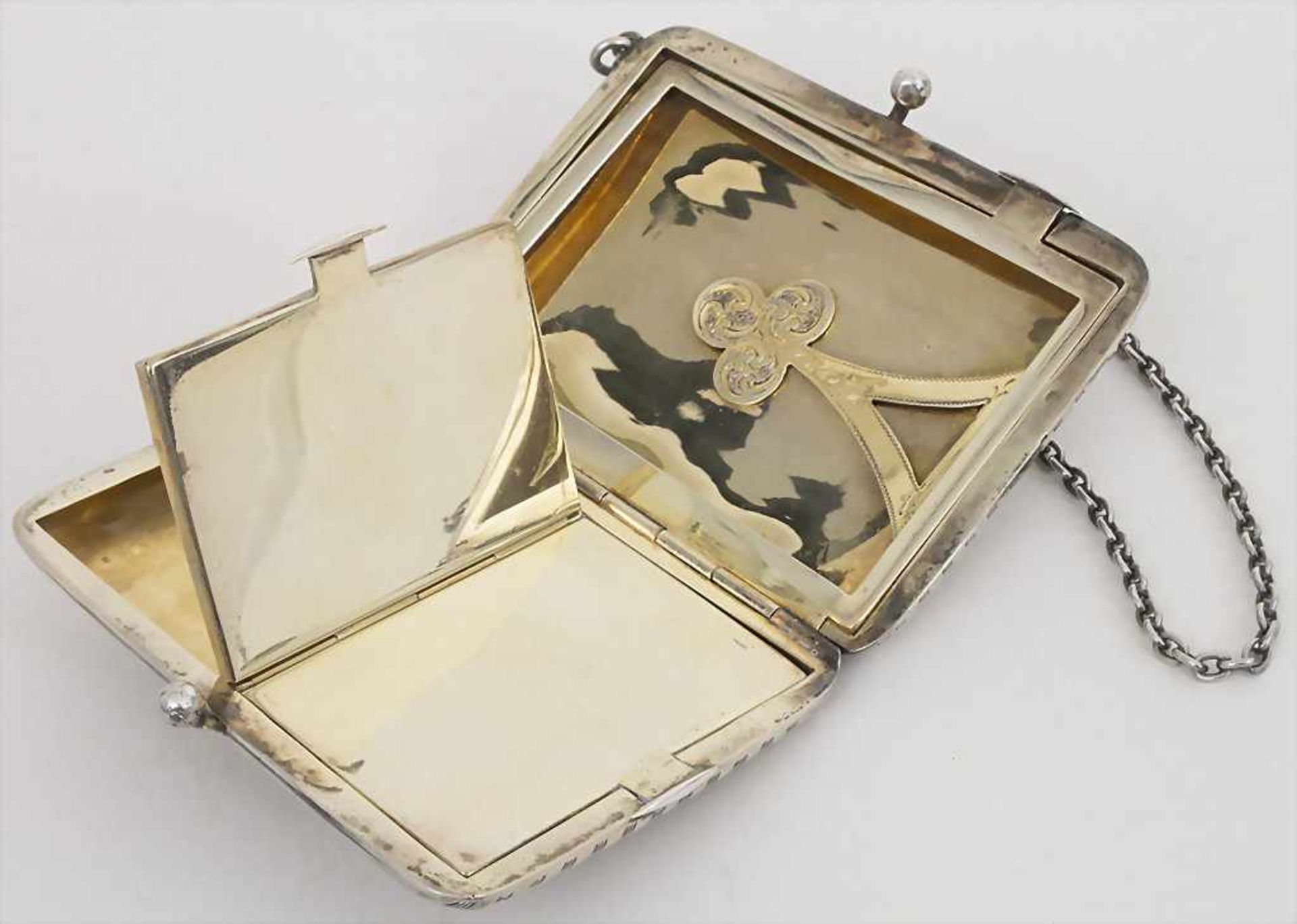 Art Déco Silberbörse an Kette / Silber Täschchen / An Art Deco silver purse, um 1920Material: - Image 2 of 4