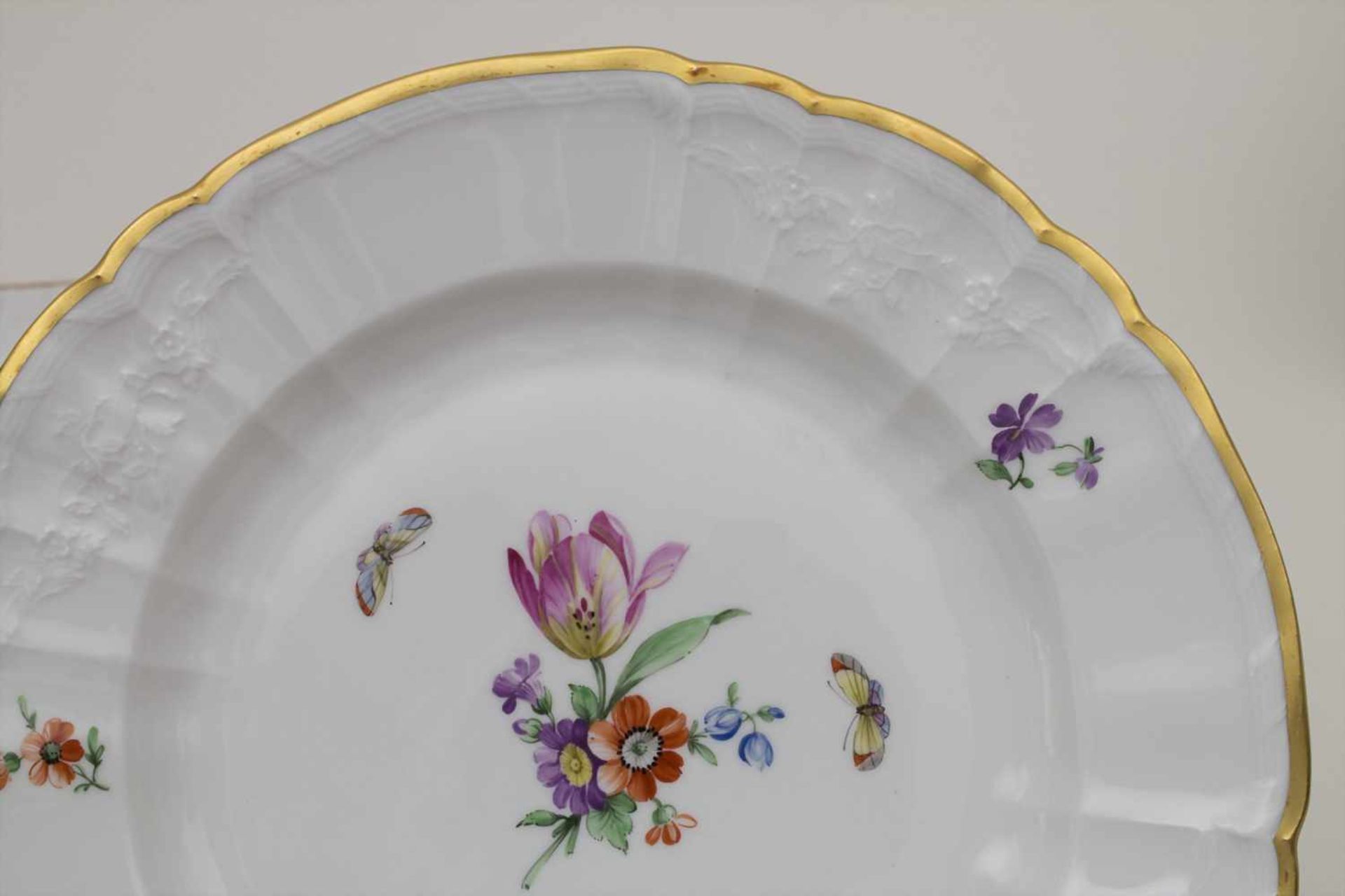 8 Teller mit Blumenmalerei / 8 plates with flowers, KPM, Berlin, 20. Jh.bestehend aus: 4 - Image 5 of 7