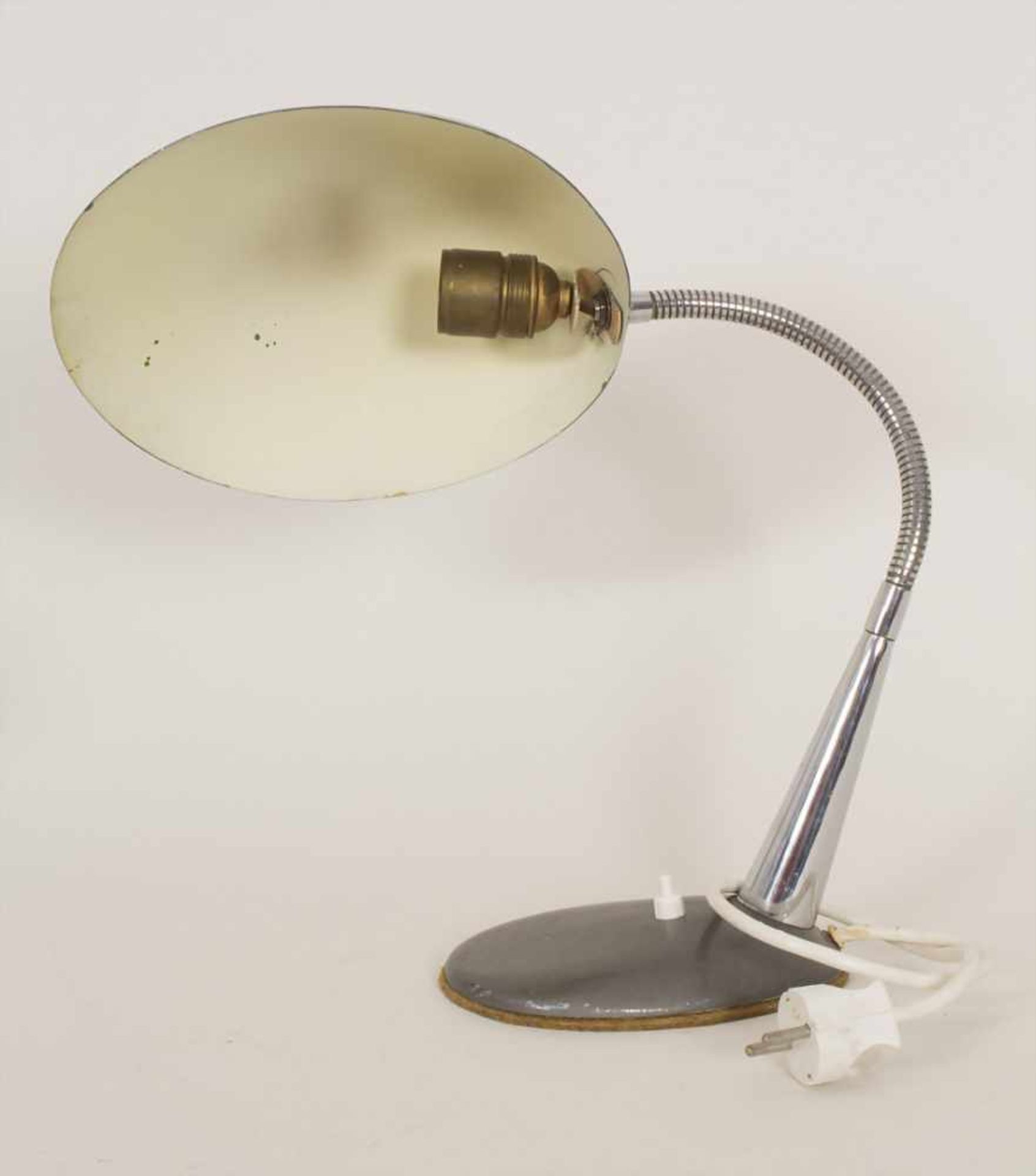Schreibtischlampe / A desk lamp, um 1950Material: Schirm in Aluminium mit dunkelgrauem - Bild 5 aus 5
