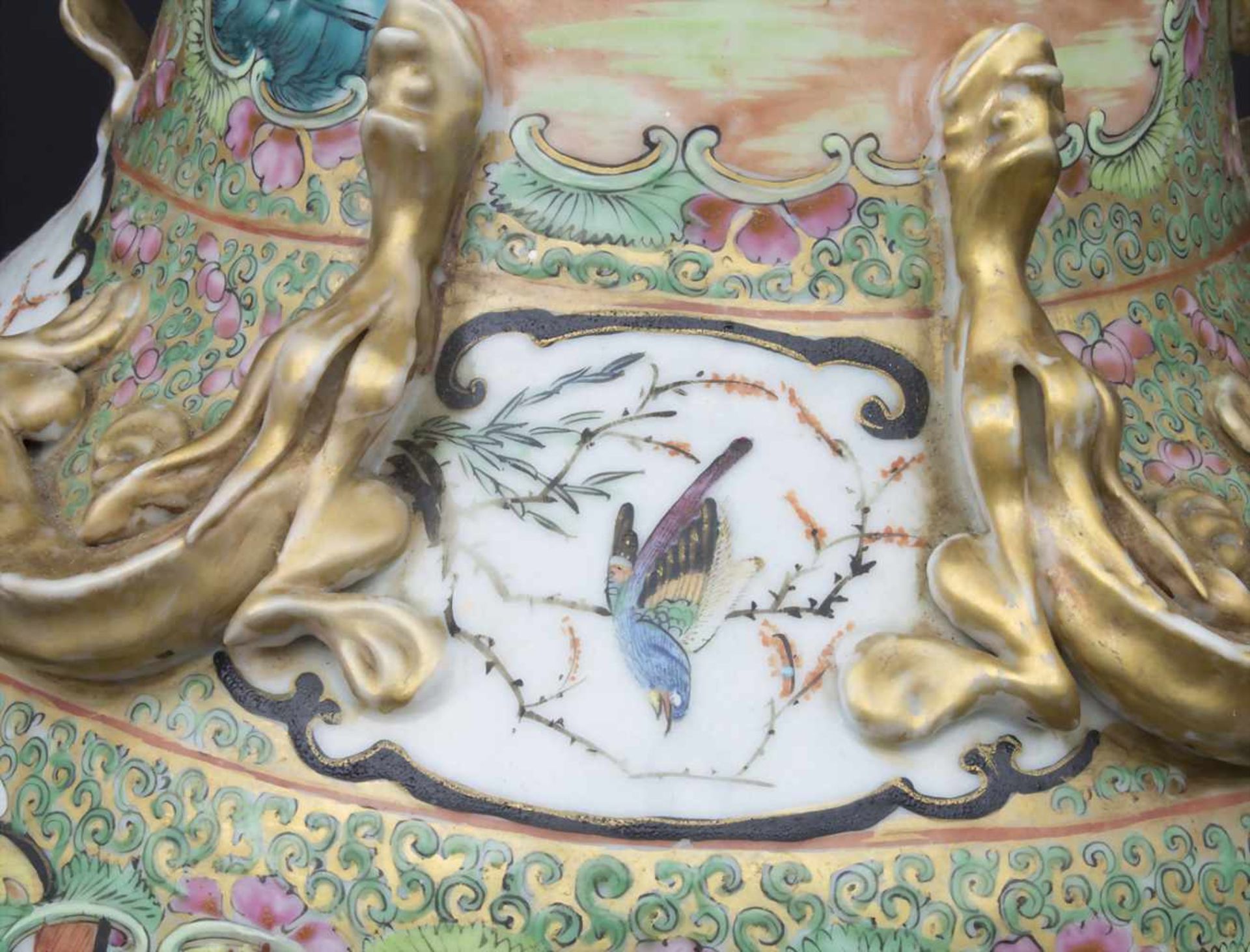 Porzellan Ziervase,'Famille Rose', China, 19. Jh.Material: Porzellan, polychrome Emailmalerei, - Bild 26 aus 29