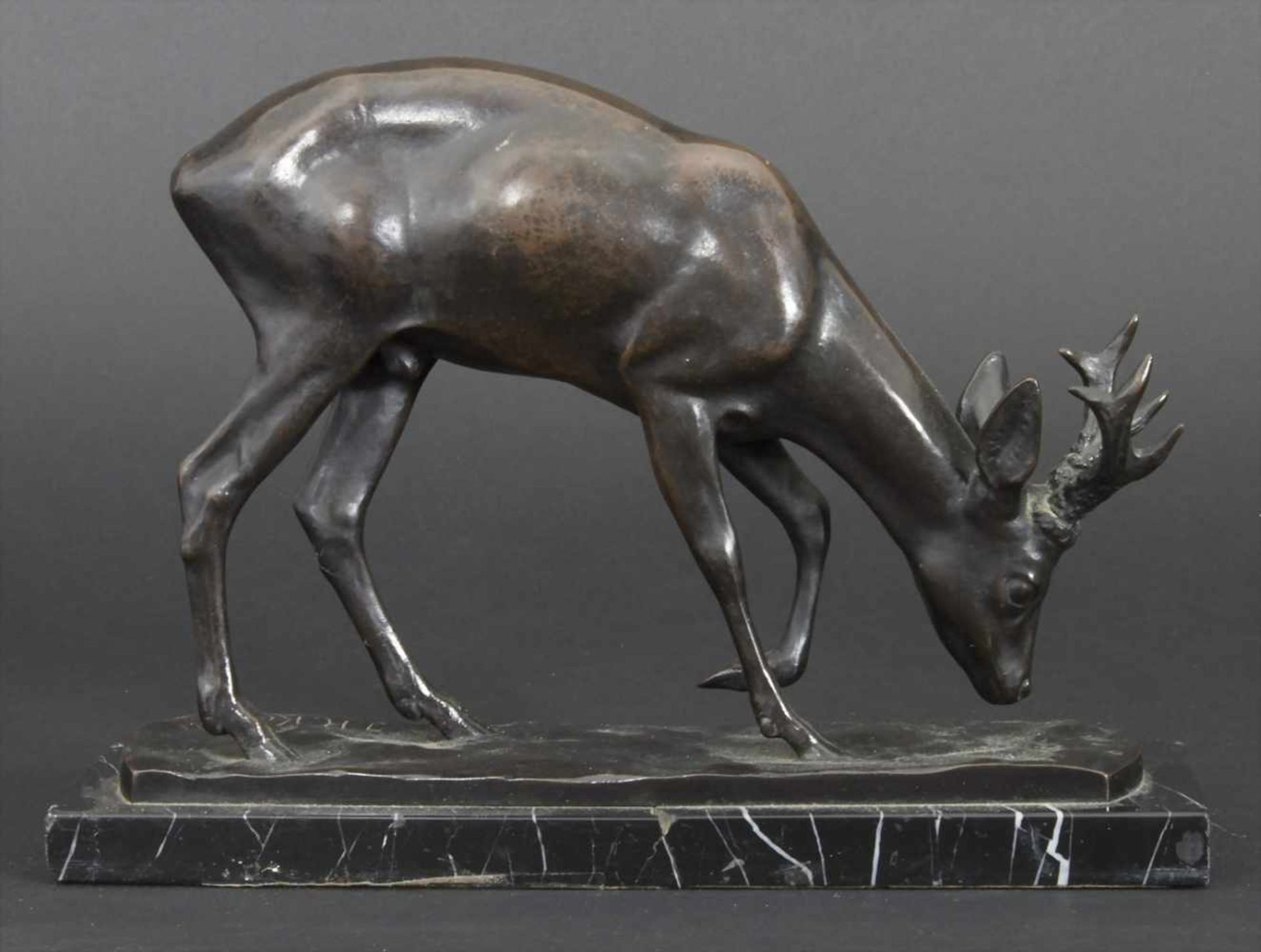 Johann Robert Korn (1873-1921), Tierfigur 'Hirsch' / An animal figure 'deer'Technik: Bronze, - Image 3 of 7