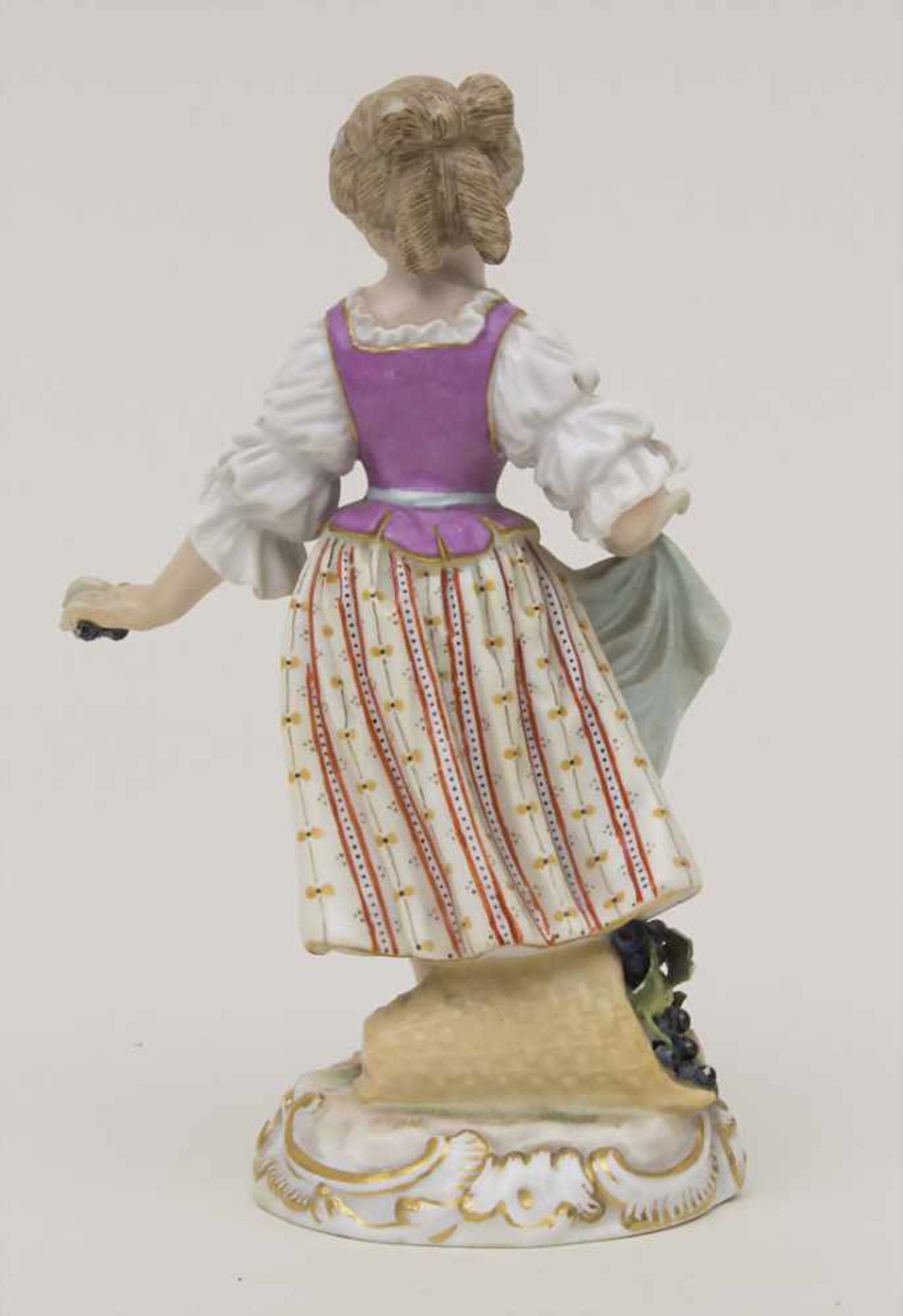 Gärtnerkind 'Mädchen mit Trauben' / A gardener child 'Girl with grapes', Meissen, um 1860Material: - Image 4 of 6