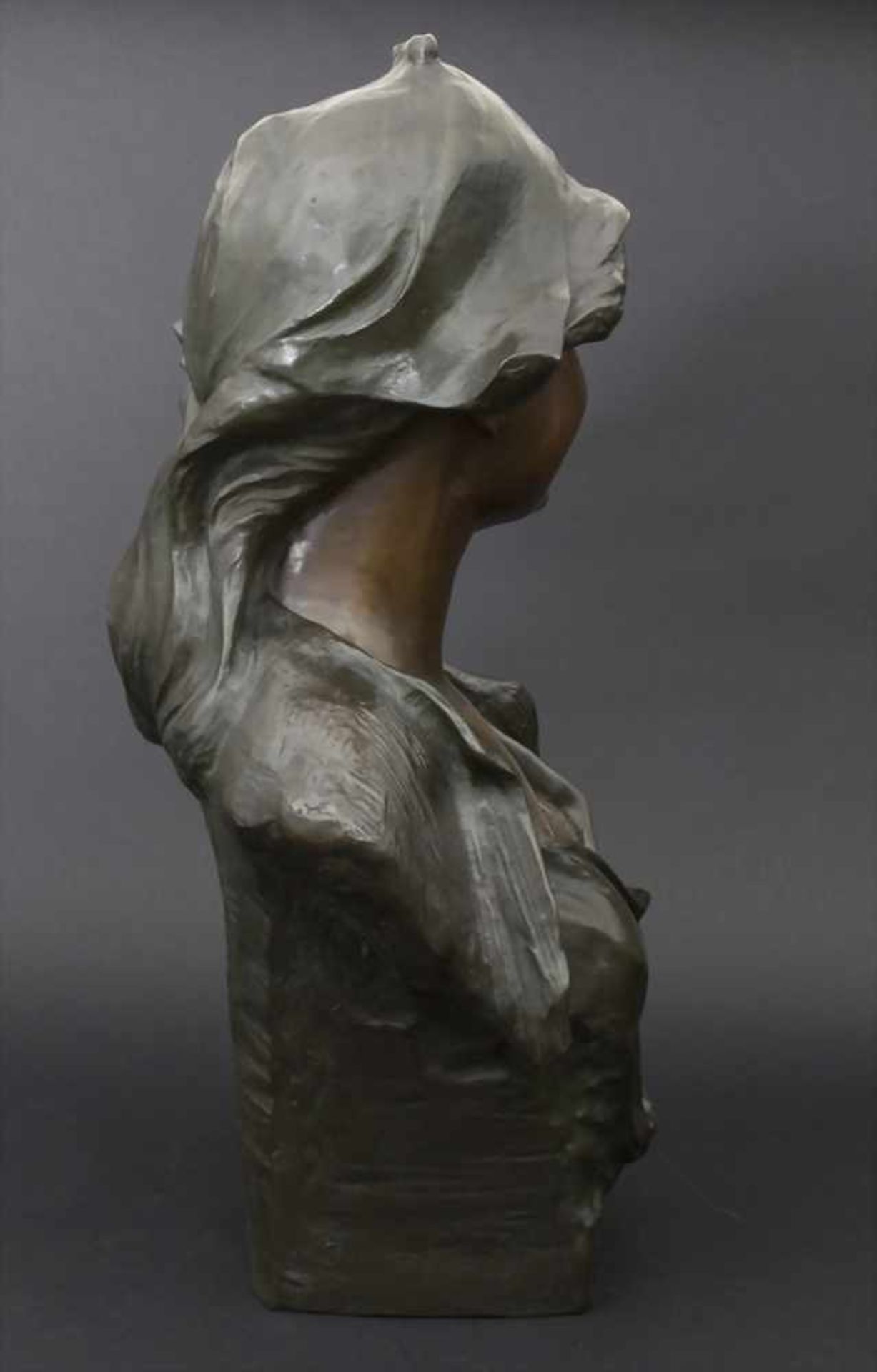 Jef LAMBEAUX (1852-1908), Mädchenbüste / A young girl bustTechnik: Bronze, patiniert, Signatur: - Bild 2 aus 11