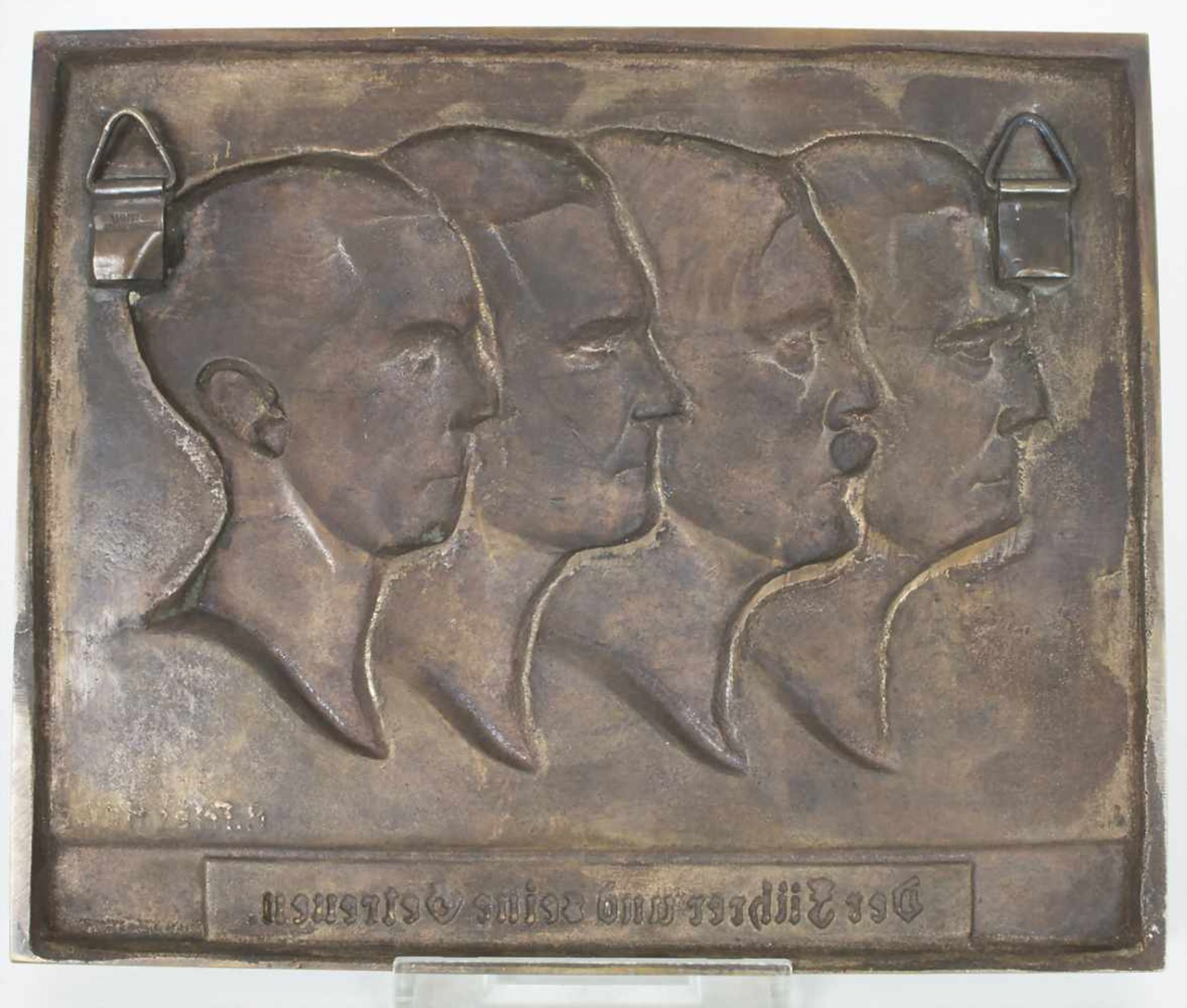 Hans Fries (geb. 1872), Bronzerelief 'Der Führer und seine Getreuen' / A bronze relief 'The leader - Image 6 of 9