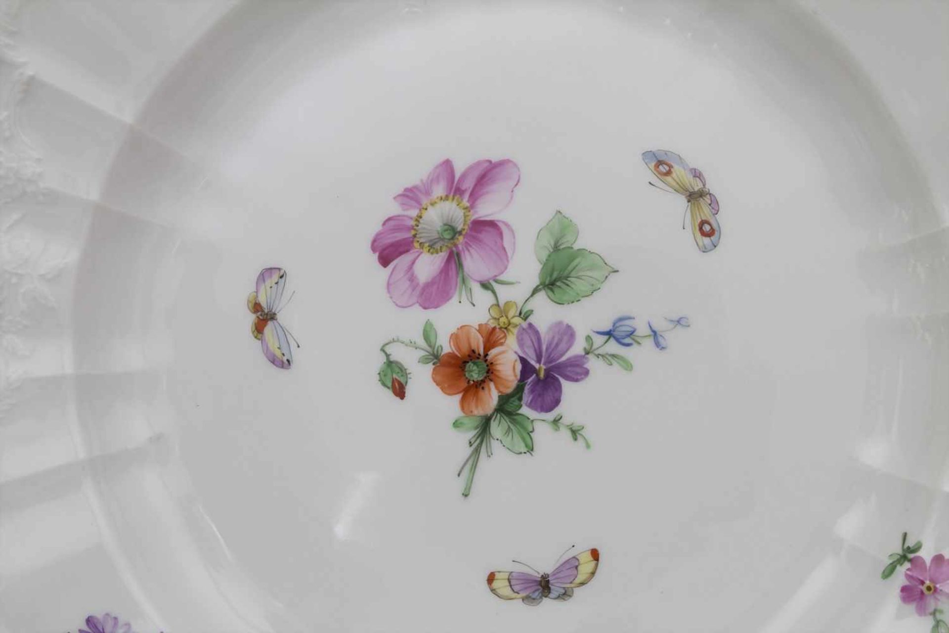 8 Teller mit Blumenmalerei / 8 plates with flowers, KPM, Berlin, 20. Jh.bestehend aus: 4 - Bild 4 aus 7