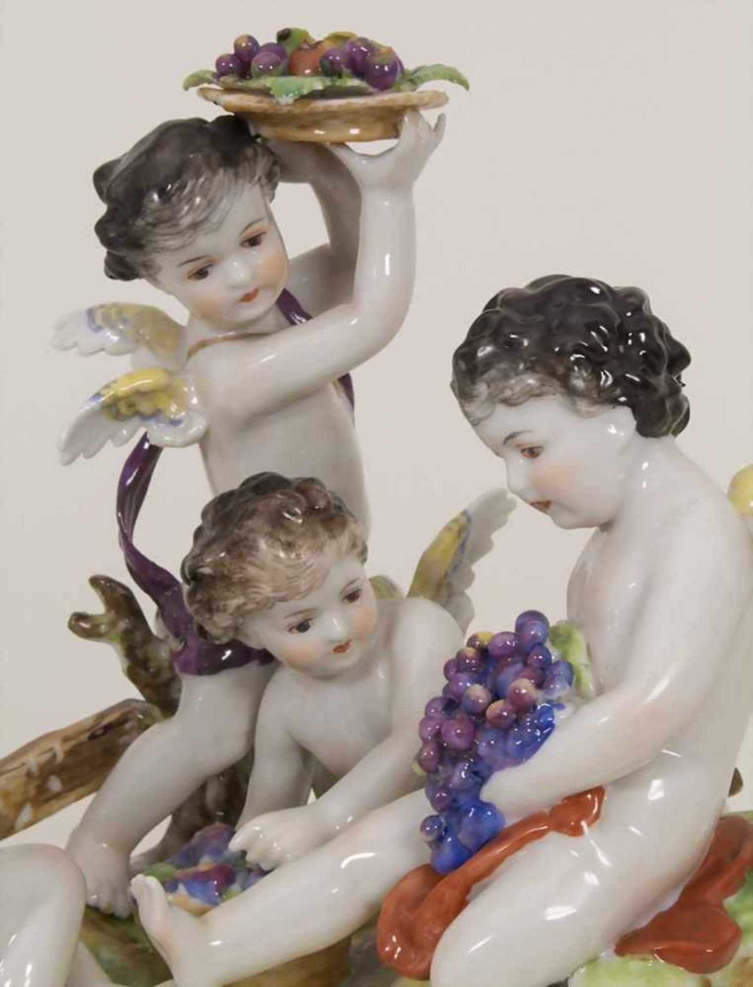 Figurengruppe 'Puttos mit Früchten' / A figural group 'Cherubs with fruits', Volkstedt Rudolstadt, - Bild 5 aus 7