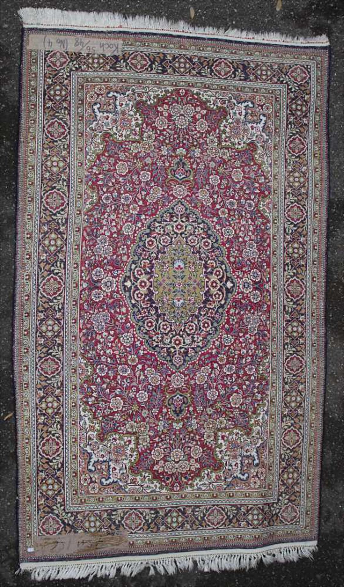 Seidenteppich / A silk carpetMaterial: Seide auf Seide, feine Knüpfung,Maße: 142 x 80 cm, Zustand: - Image 2 of 5