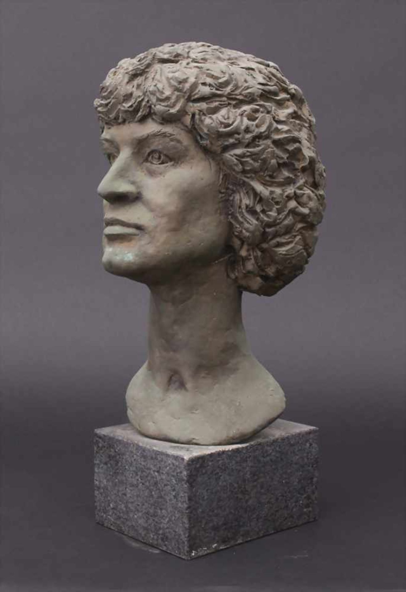 Peter Szabaces (20. Jh.), Frauenbüste 'Charlotte Beiser' / A female bust 'Charlotte Beiser' - Bild 3 aus 13