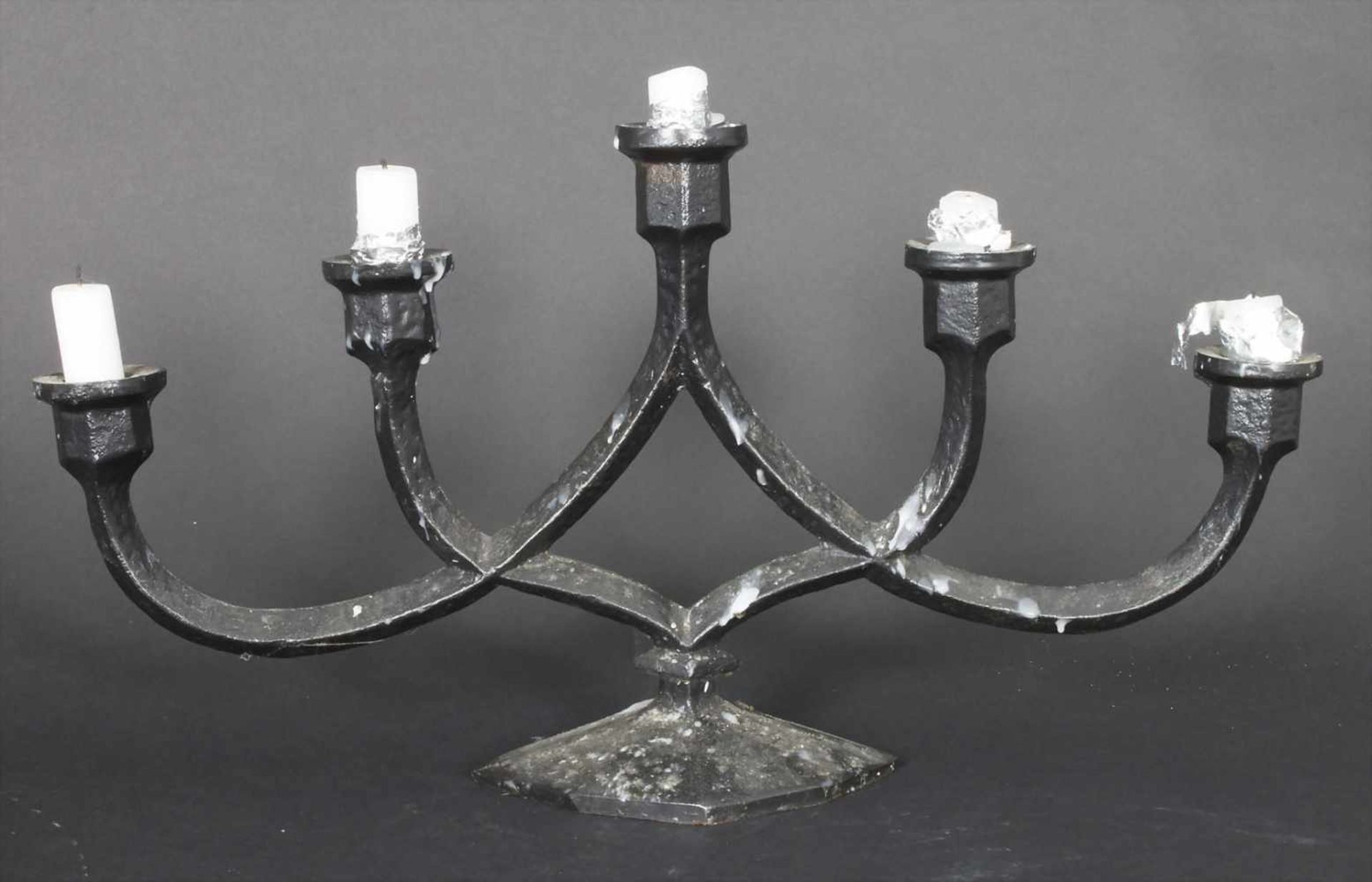 5-flammiger Kerzenleuchter / A 5 flamed candlestickMaterial: Gusseisen, Maße: H. 23 cm, B. 48 cm, - Bild 3 aus 4