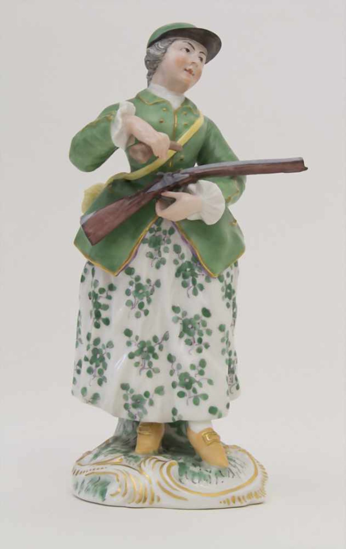 Jägerin mit Gewehr / A hunting lady, Nymphenburg, nach 1942Material: Porzellan, polychrom staffiert,