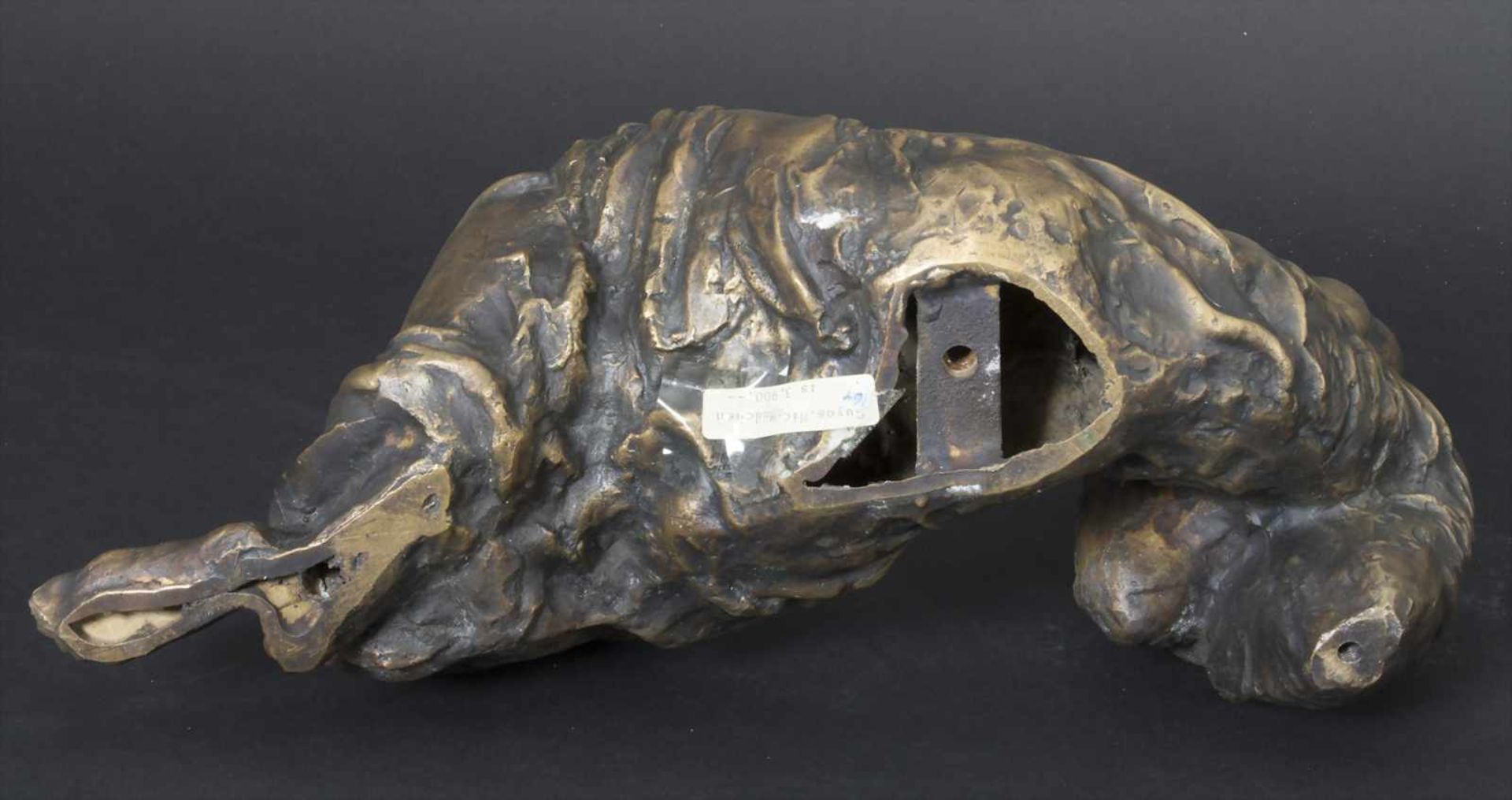 Valerie Tóth (*1943), 'Liegendes Mädchen' / 'A reclining girl'Technik: Bronze, patiniert, - Bild 9 aus 11