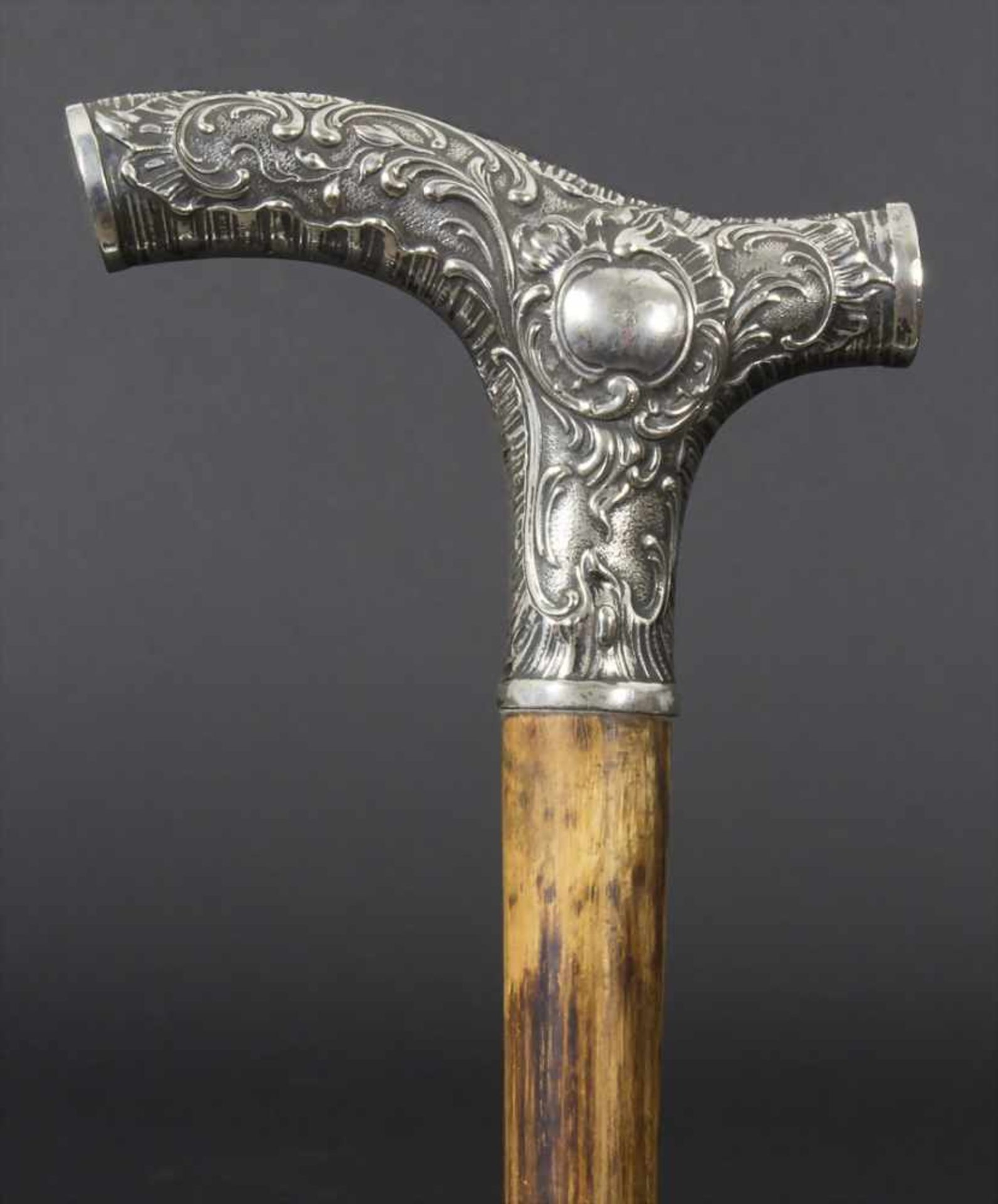 Gehstock mit Silbergriff 'Rocaille' / A silver handle 'Rocaille', Ende 19. Jh.Material: Silber,