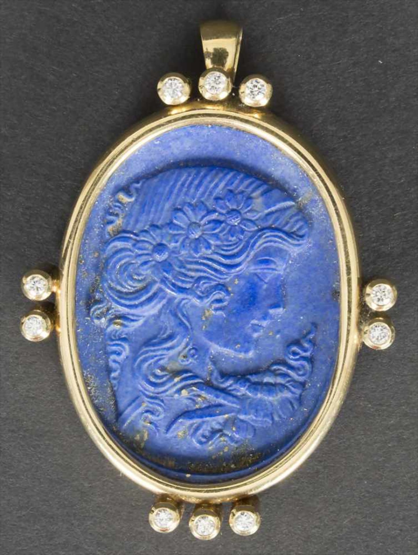 Anhänger / A pendant, Wien / Vienna, nach 1925Material: Lapislazuli Kamme, Gold 585/000, 10