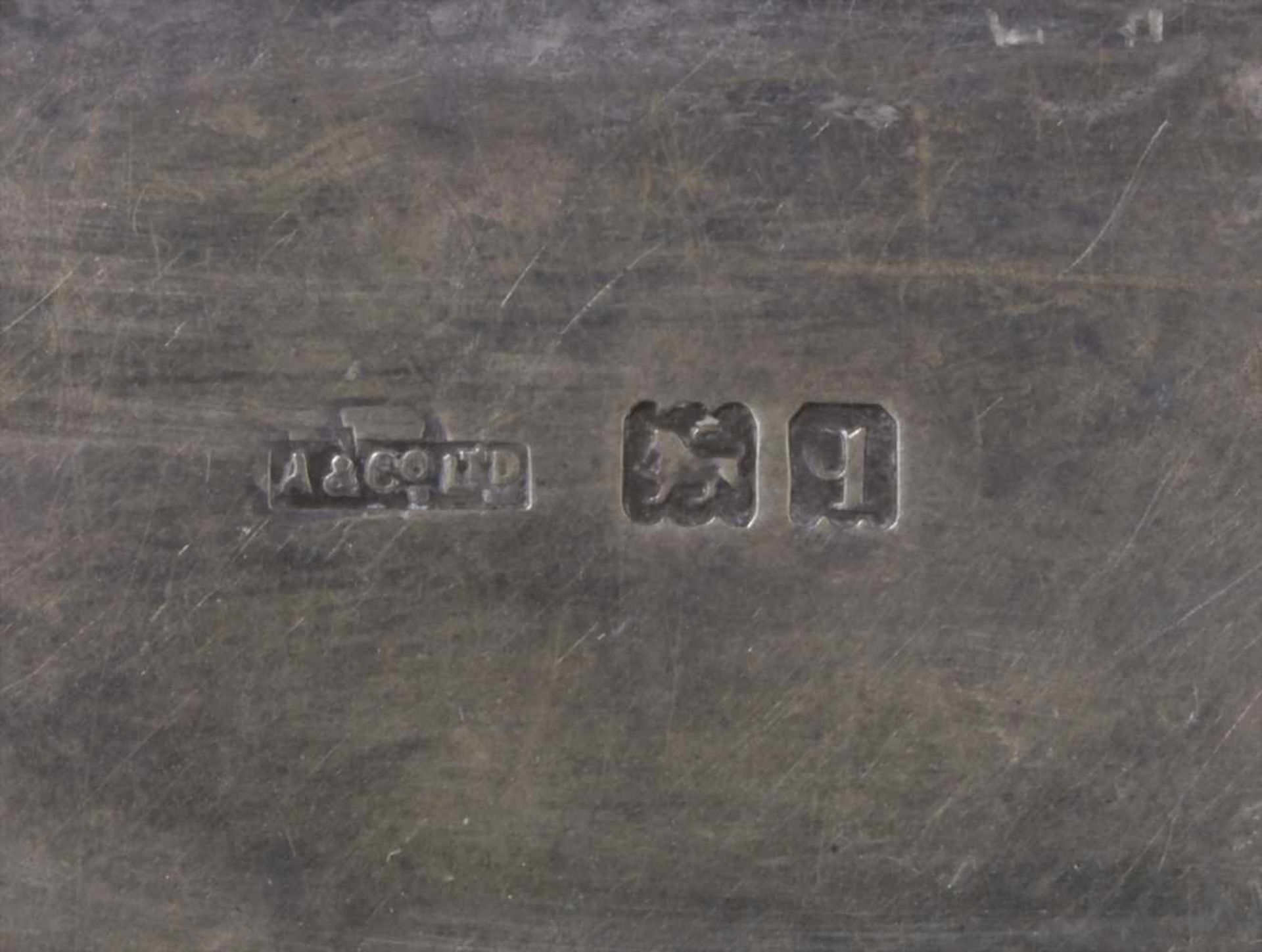 Streichholzetui auf Kugelfüßen / A silver matchbox on ball feet, Asprey & Co., London, 1911Material: - Image 9 of 9