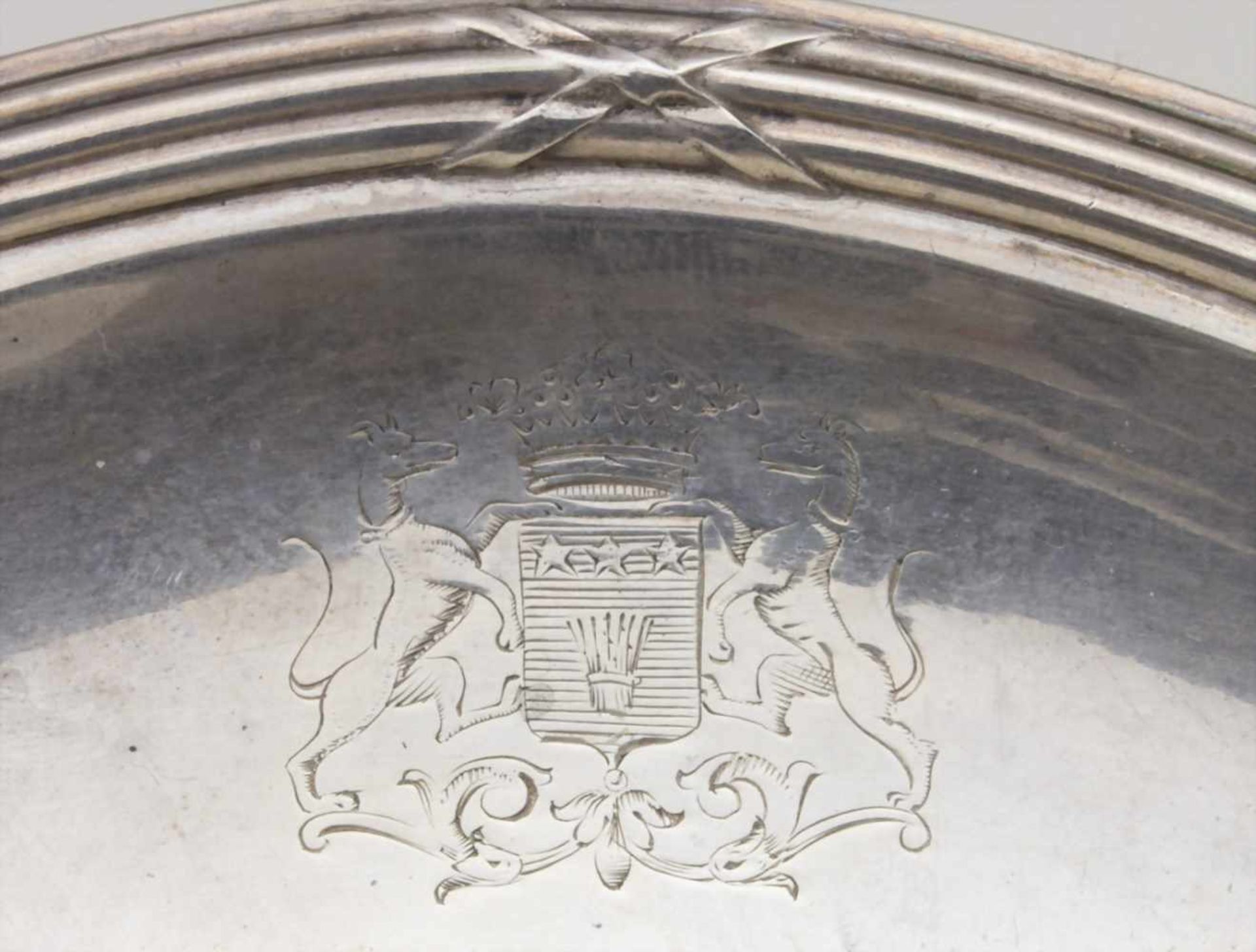 Legumier / Wöchnerinnenschüssel / A silver vegetable tureen with lining and cover, Stanislas Pollet, - Image 14 of 17