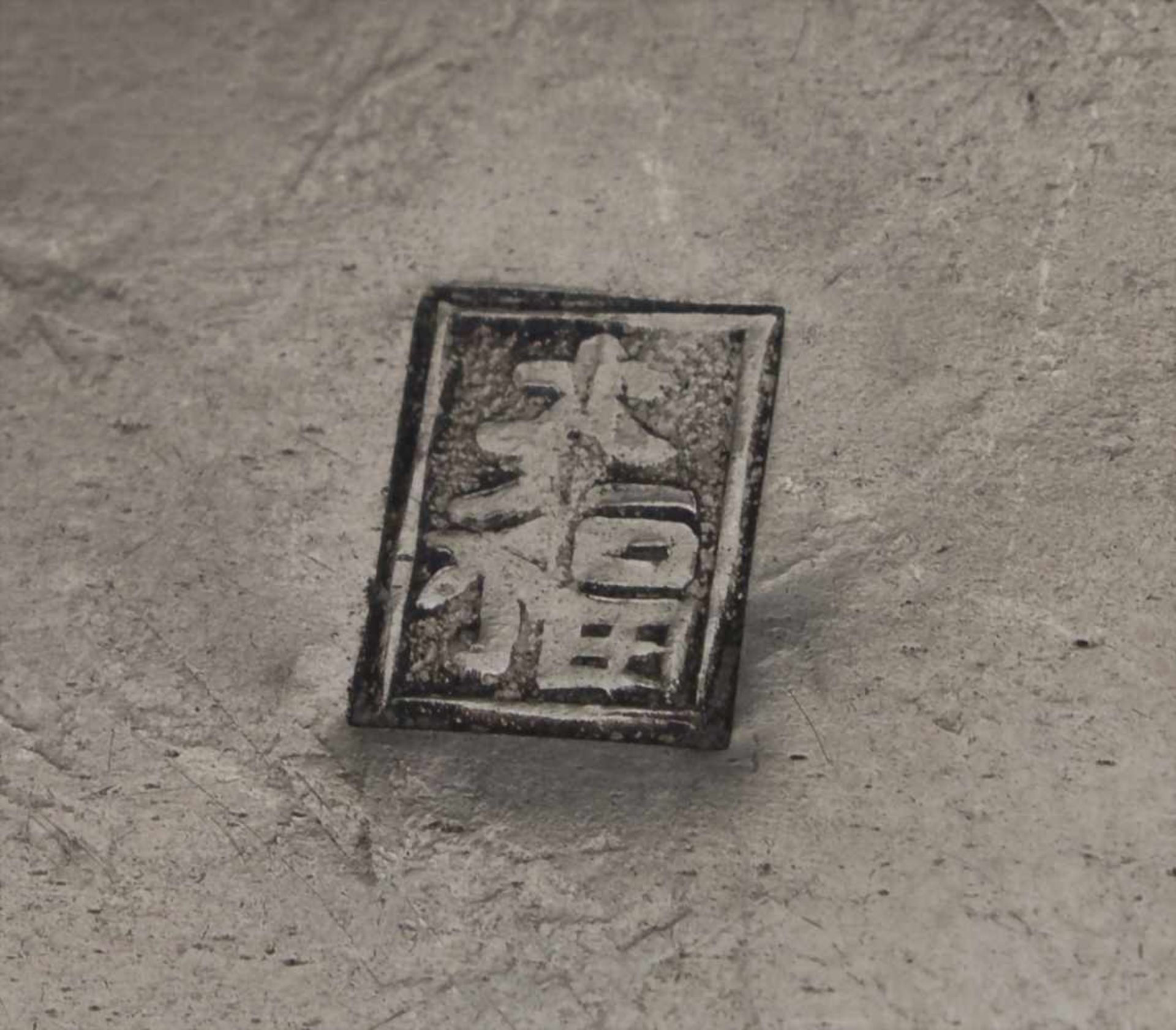 Silber Dose / A Silver Box, China, um 1900Material: Silber fein ziseliert,Marke: unterseitig - Image 4 of 11