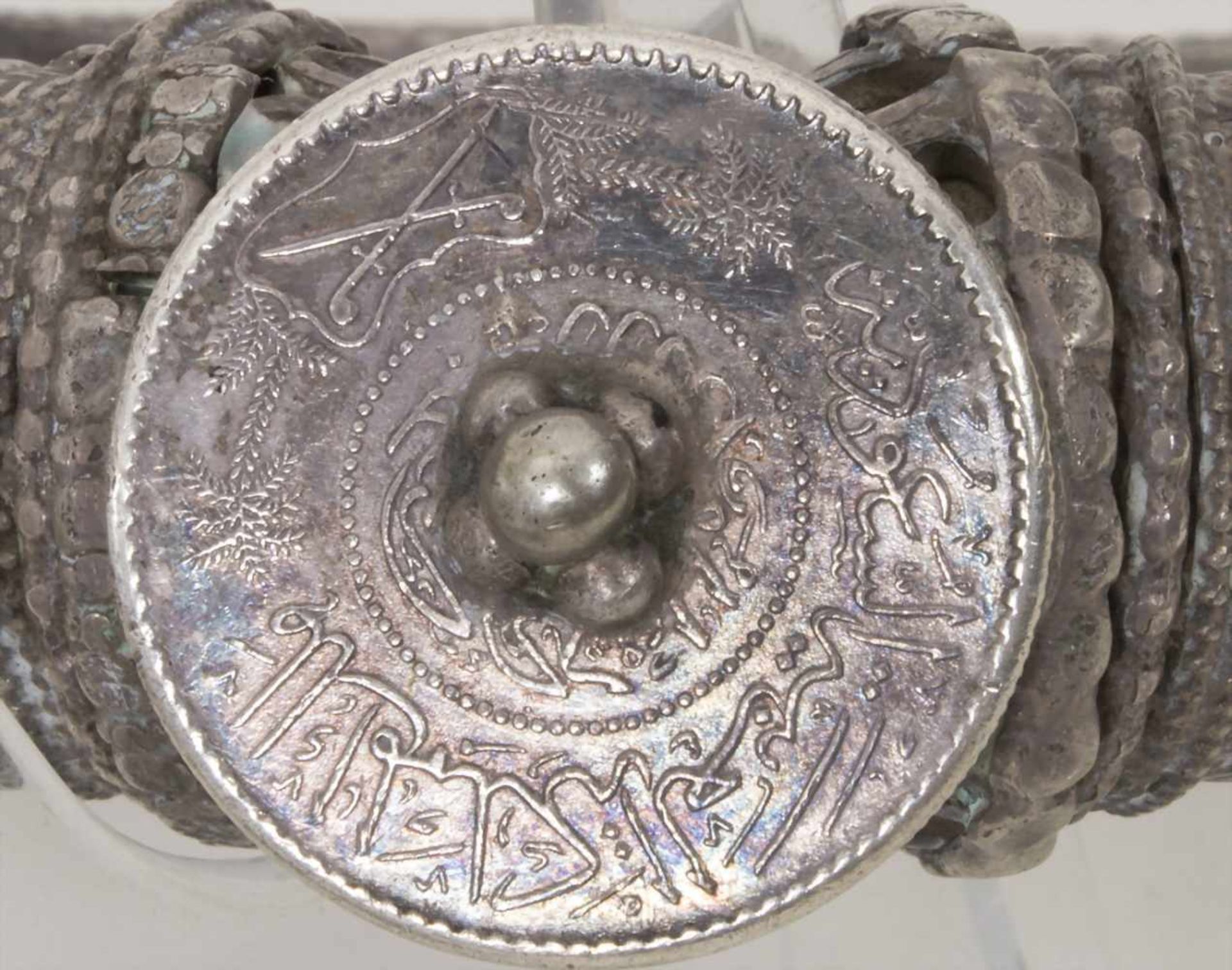 Konvolut Silberschmuck, arabischBestehend aus: einer Halskette mit Bernstein, einem Armreif, einer - Image 4 of 6