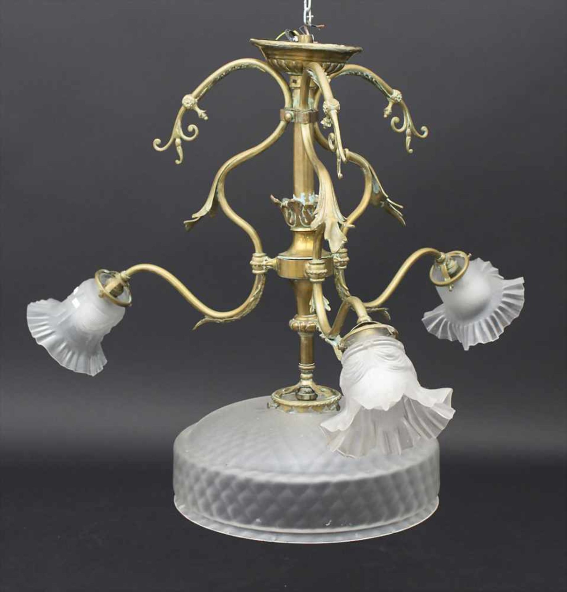 Deckenlampe / A ceiling lamp, um 1900Material: Bronze, satinierte Glasschirme, 4-lichtig, - Image 3 of 5