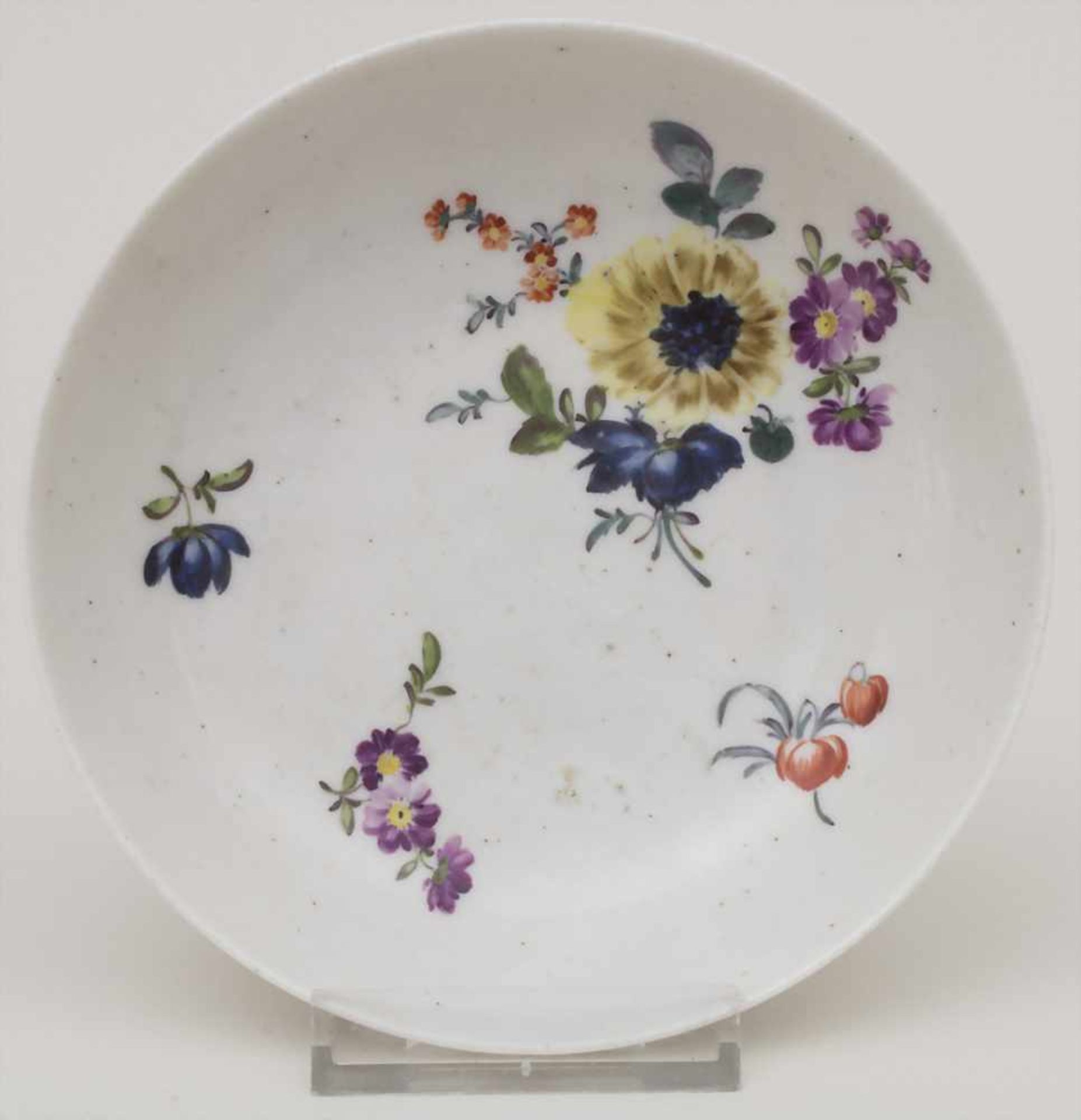 Schälchen mit Blumenmalerei / A small bowl with flowers, Volkstedt, 1767-1787Material: Porzellan,