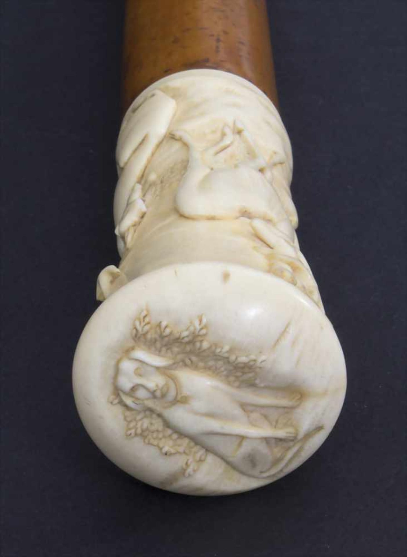 Gehstock mit Elfenbeingriff 'Hirsche' / A cane with ivory handle 'Deer', um 1880Material: - Image 4 of 5