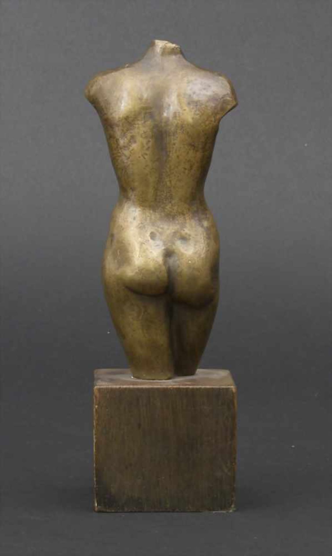 Hardy Schneider-Sato (1919-2002), Torso 'Weiblicher Akt' / A torso 'female nude'Technik: Bronze, - Bild 4 aus 9