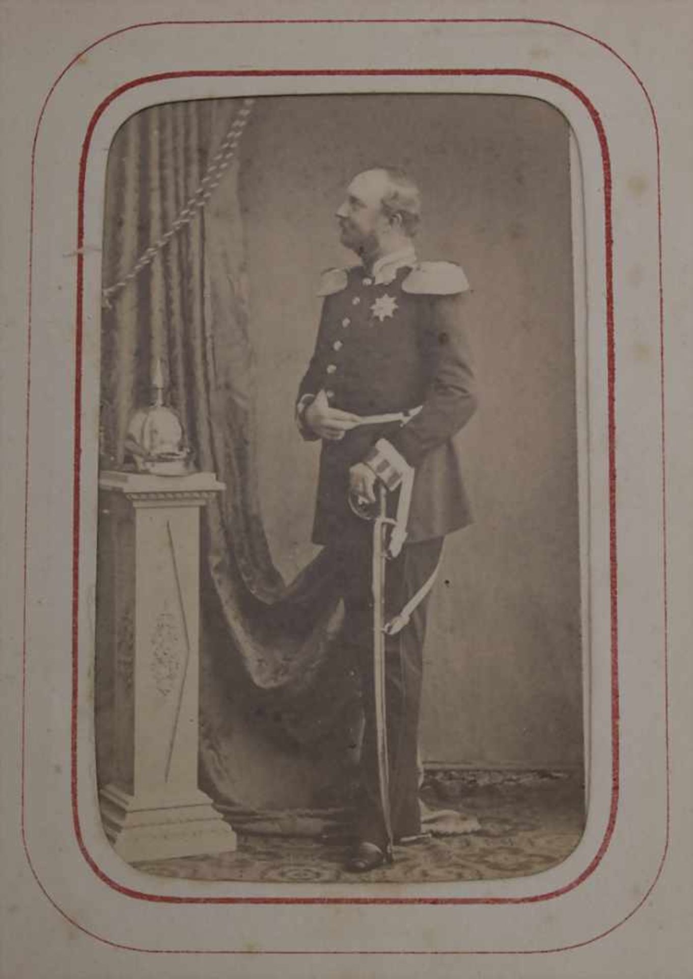 Fotoalbum 'Europäischer Adel' / A photo album 'European Aristocracy'Material: Ledereinband mit - Image 46 of 51