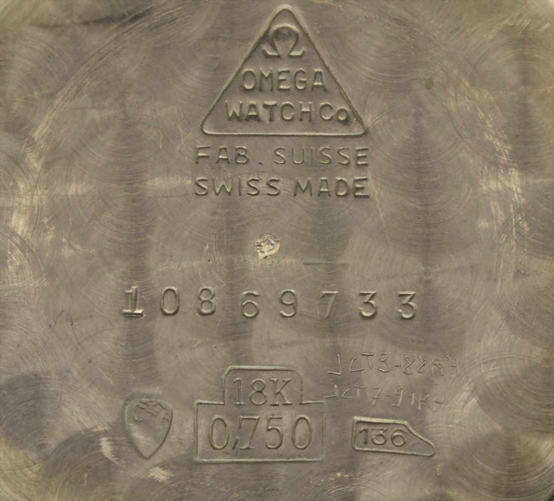 HAU, Omega, Schweiz, um 1955Gehäuse: 18 Kt. 750/000 Gold, Nr. 10869733, Boden verschraubt, - Image 3 of 4
