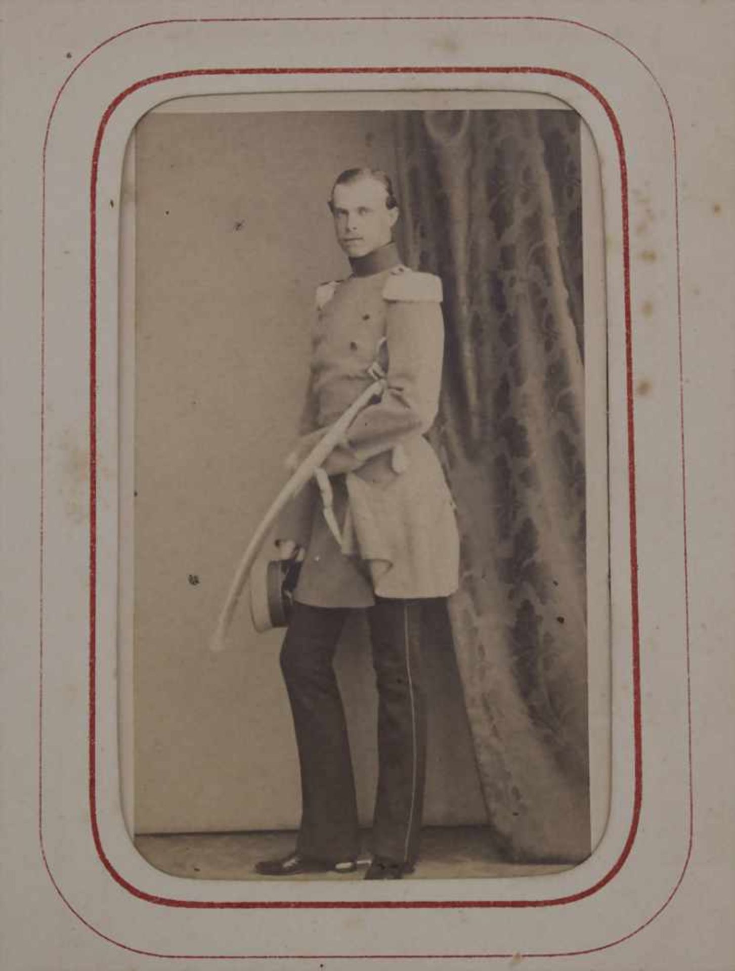 Fotoalbum 'Europäischer Adel' / A photo album 'European Aristocracy'Material: Ledereinband mit - Image 40 of 51