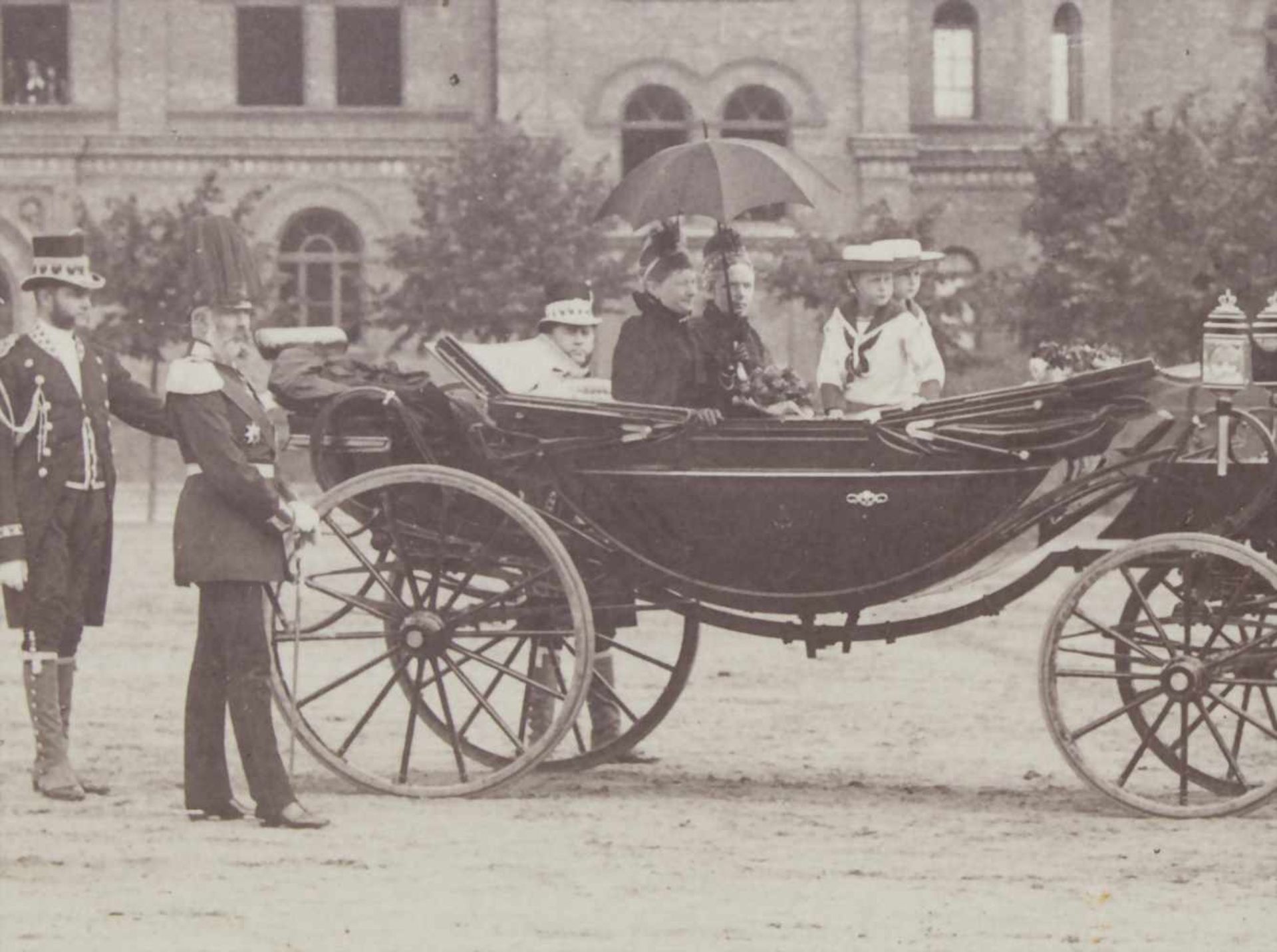 Historisches Foto 'Kaiser Wilhelm mit Familie' / A historic photo 'Emperor Wilhelm and his family' - Bild 2 aus 7