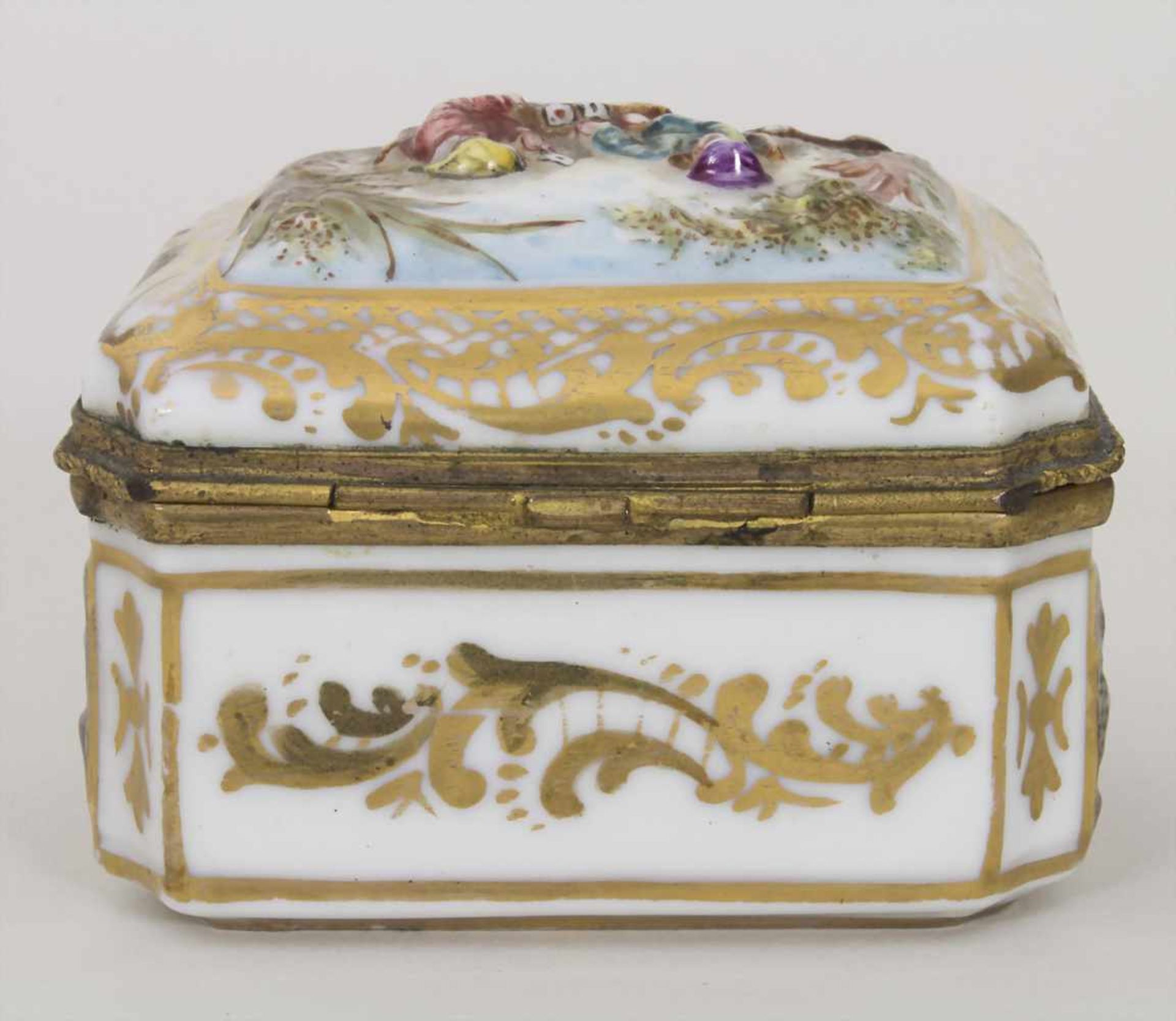 Deckeldose / Tabatiere mit Kartenspielern und Jagdszenen / A snuff box with card players and hunting - Image 3 of 8